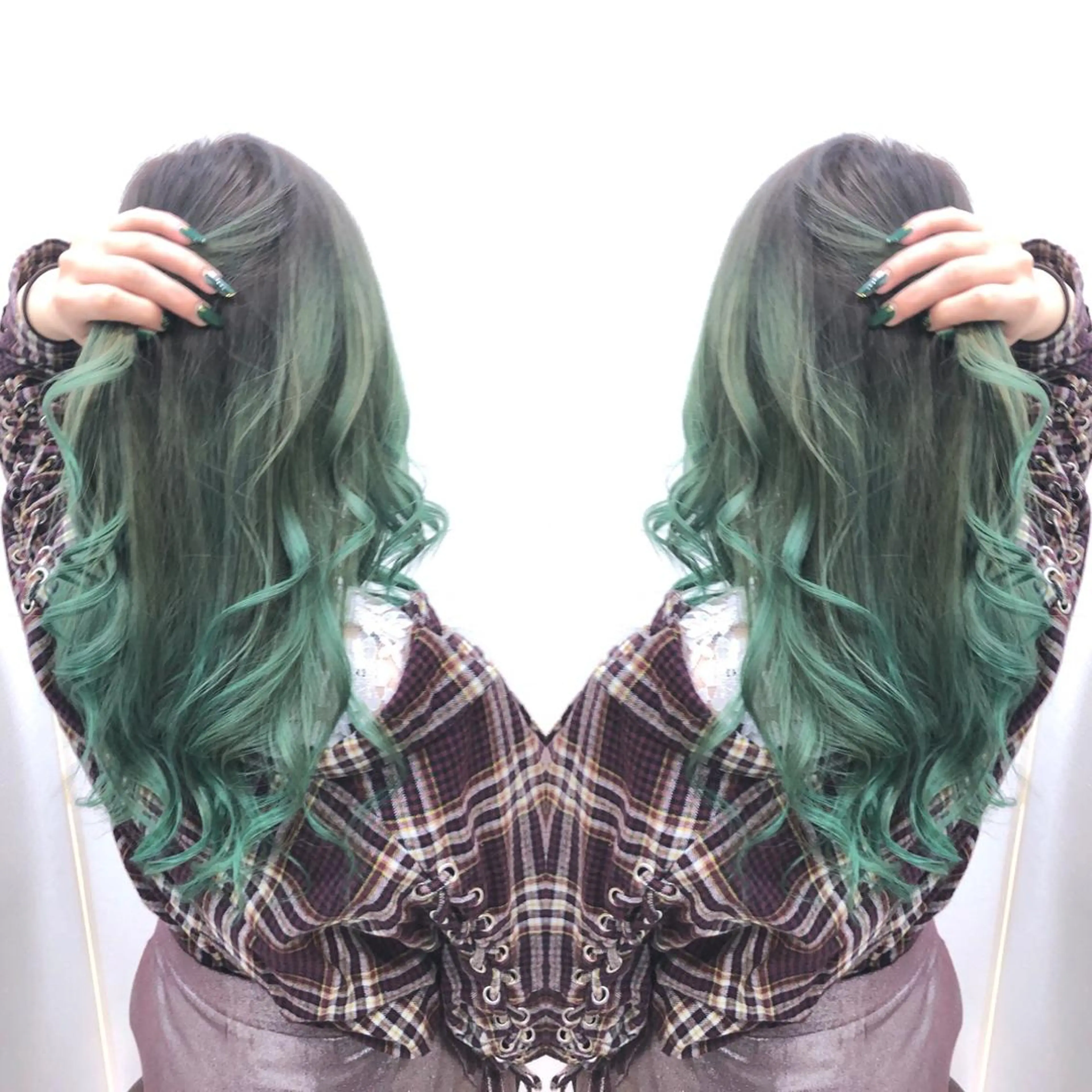 セミロング カラー エメラルドグリーン グラデーションカラー 髪質改善特化サロン ICONIQ天神店のヘアスタイル