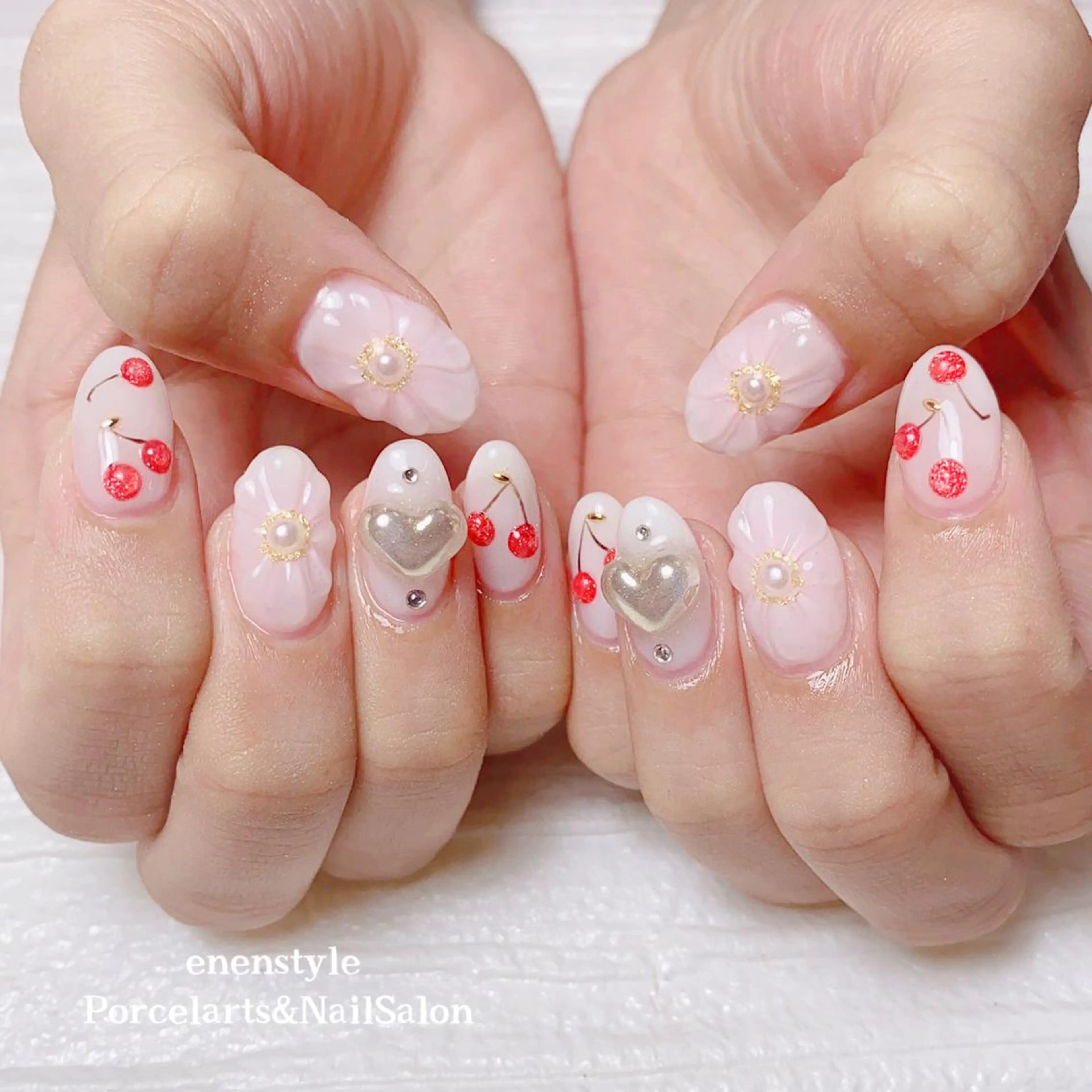 ミディアム ネイル 👑enen style👑のネイルデザイン