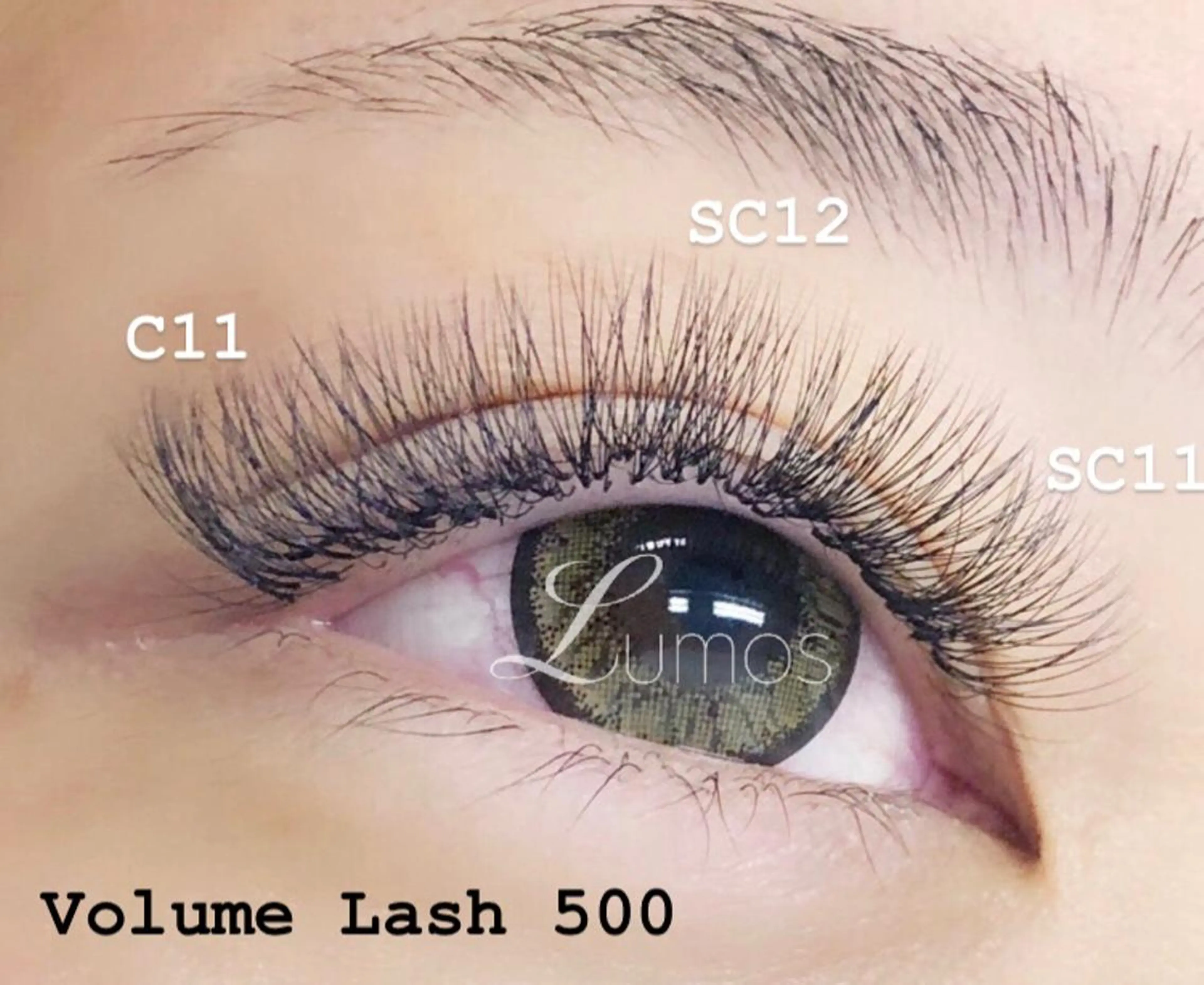 マツエク・マツパ ボリュームラッシュ マツエク Lumos nail&eyelash所属・Lumos Ayakaのマツエク・マツパデザイン