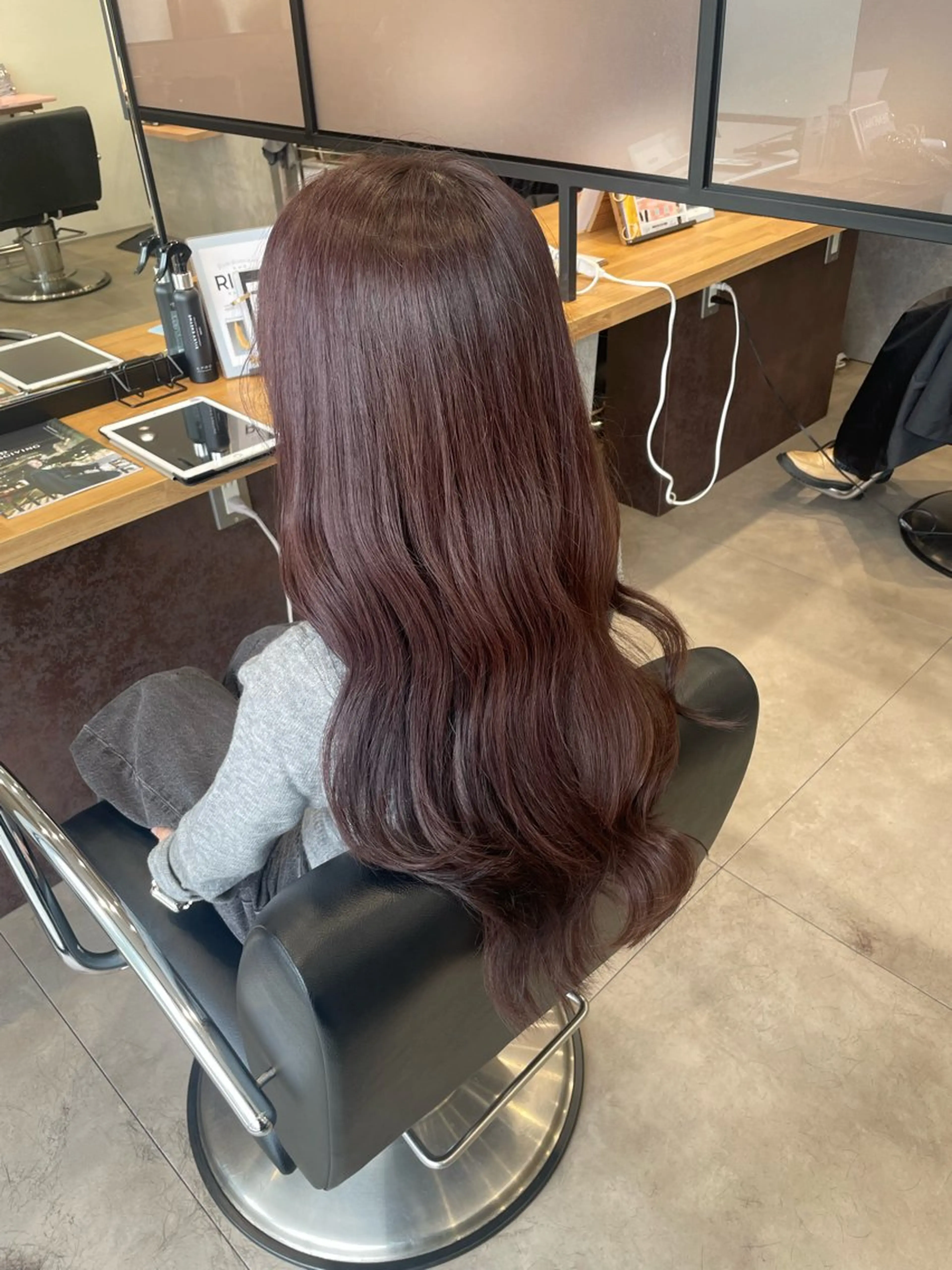 ロング カラー ラベンダーカラー カット ヘアカラー 佐藤 由依/透明感カラーのヘアスタイル