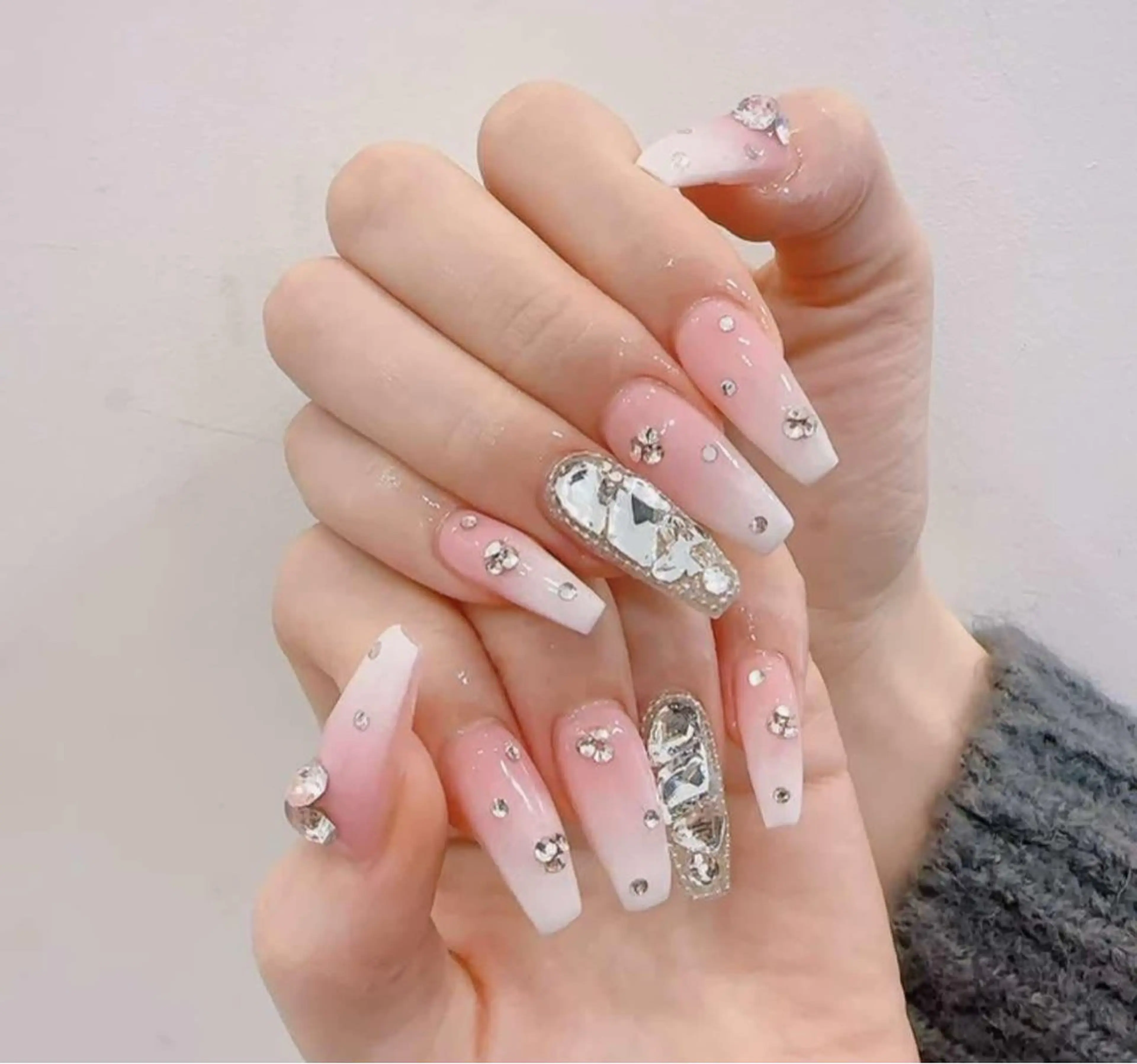 ネイル オーロラネイル フレンチネイル ジェルネイル ハロウィン 韓国ネイル ハンドネイル H.baby Nail Salonのネイルデザイン