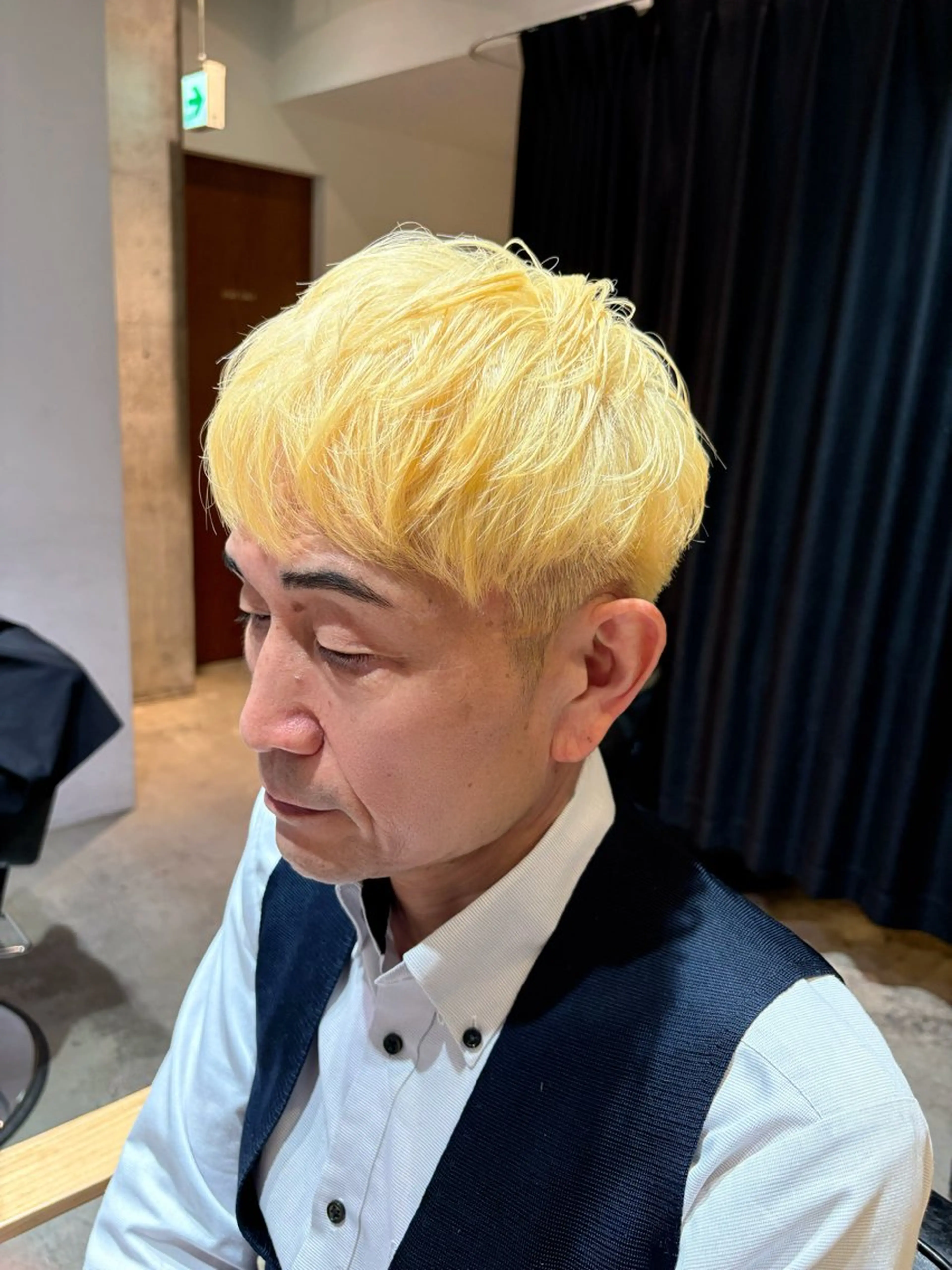 ショート カラー メンズ メンズブリーチ メンズハイトーン ブリーチ 抜きっぱなしブロンド ブロンド 🌊インナーカラー 🐬櫻井海星のヘアスタイル