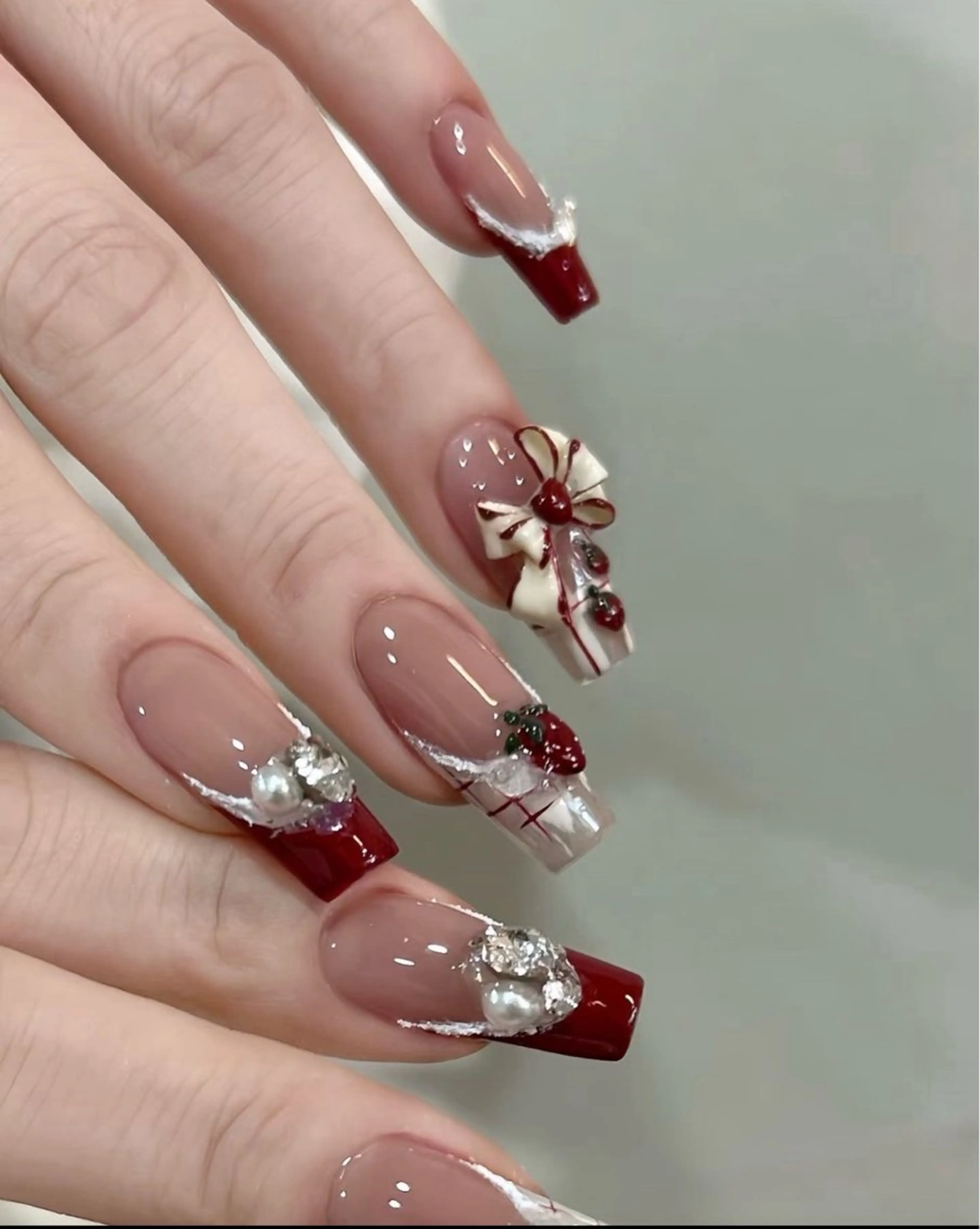 🌲クリスマス限定🎄🧑‍🎄[チップ長さ出し]アート4本、パーツやり放題(Lサイズまで)❣️ソフトジェルオフ込みの写真