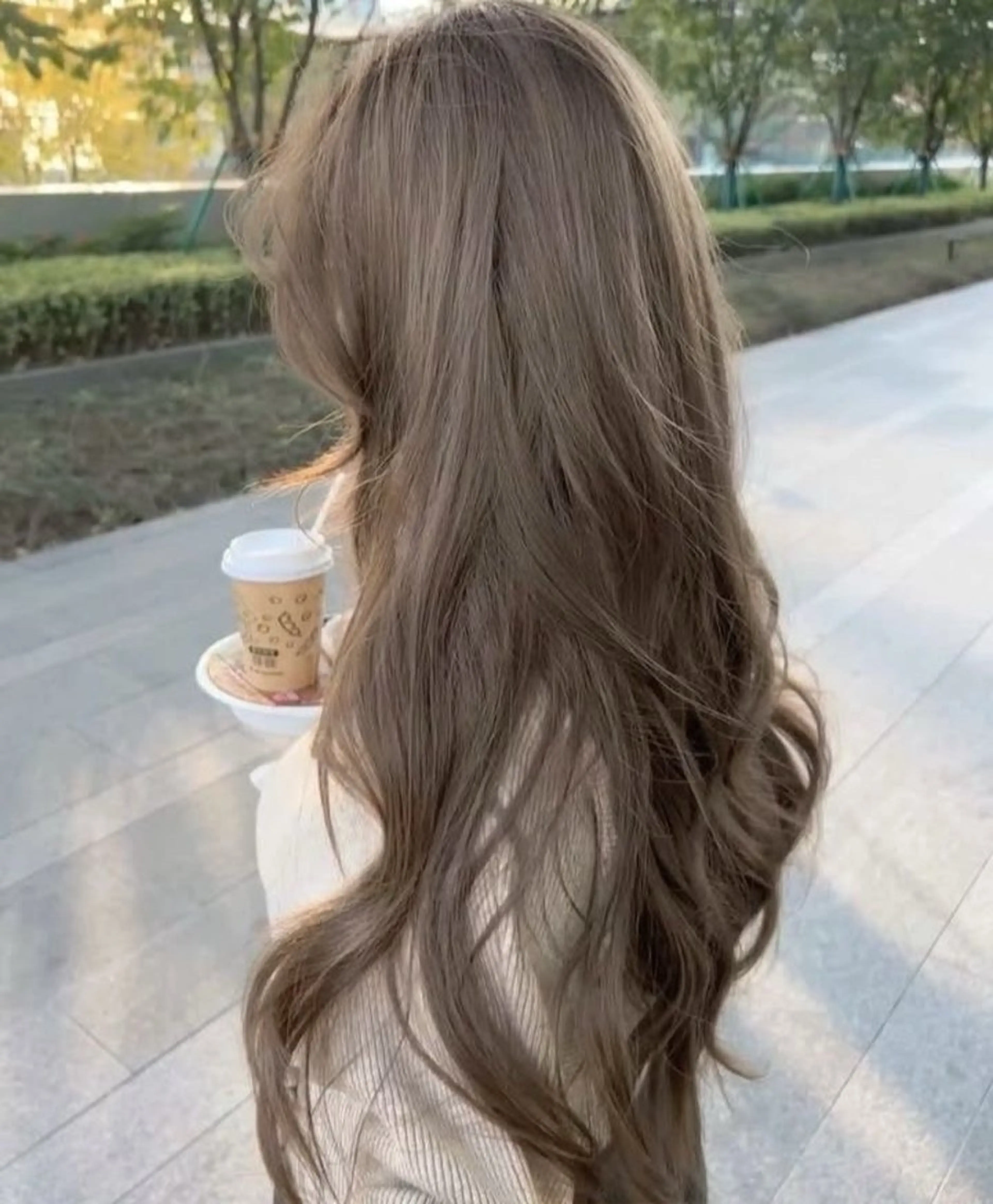 ロング カラー 透明感カラー グレージュ/あいのヘアスタイル