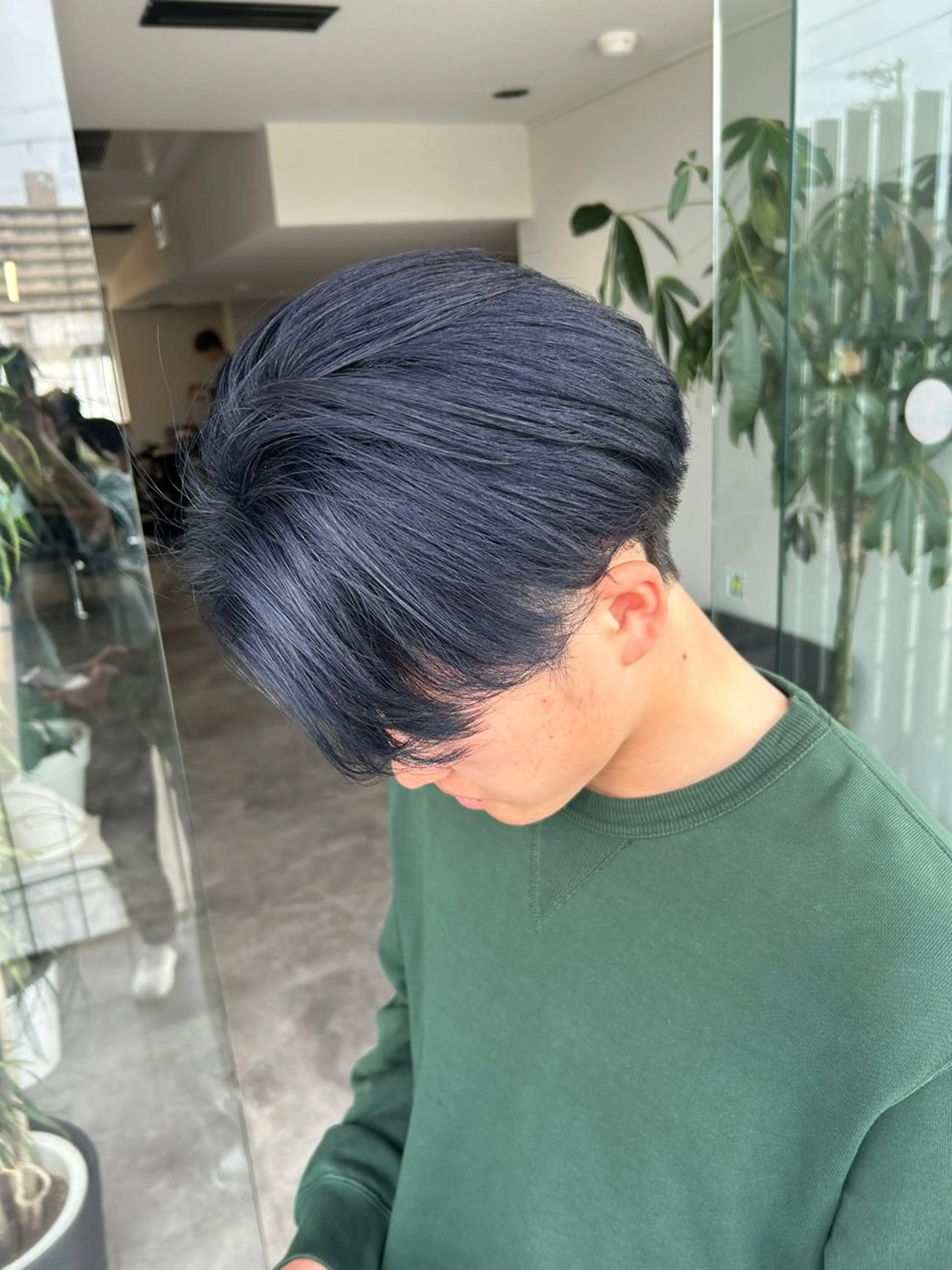 ショート カラー ブルーカラー ネイビーカラー ヘアカラー トリートメント Emitas.三年坂所属・Emitas.　井上 真奈美のヘアスタイル