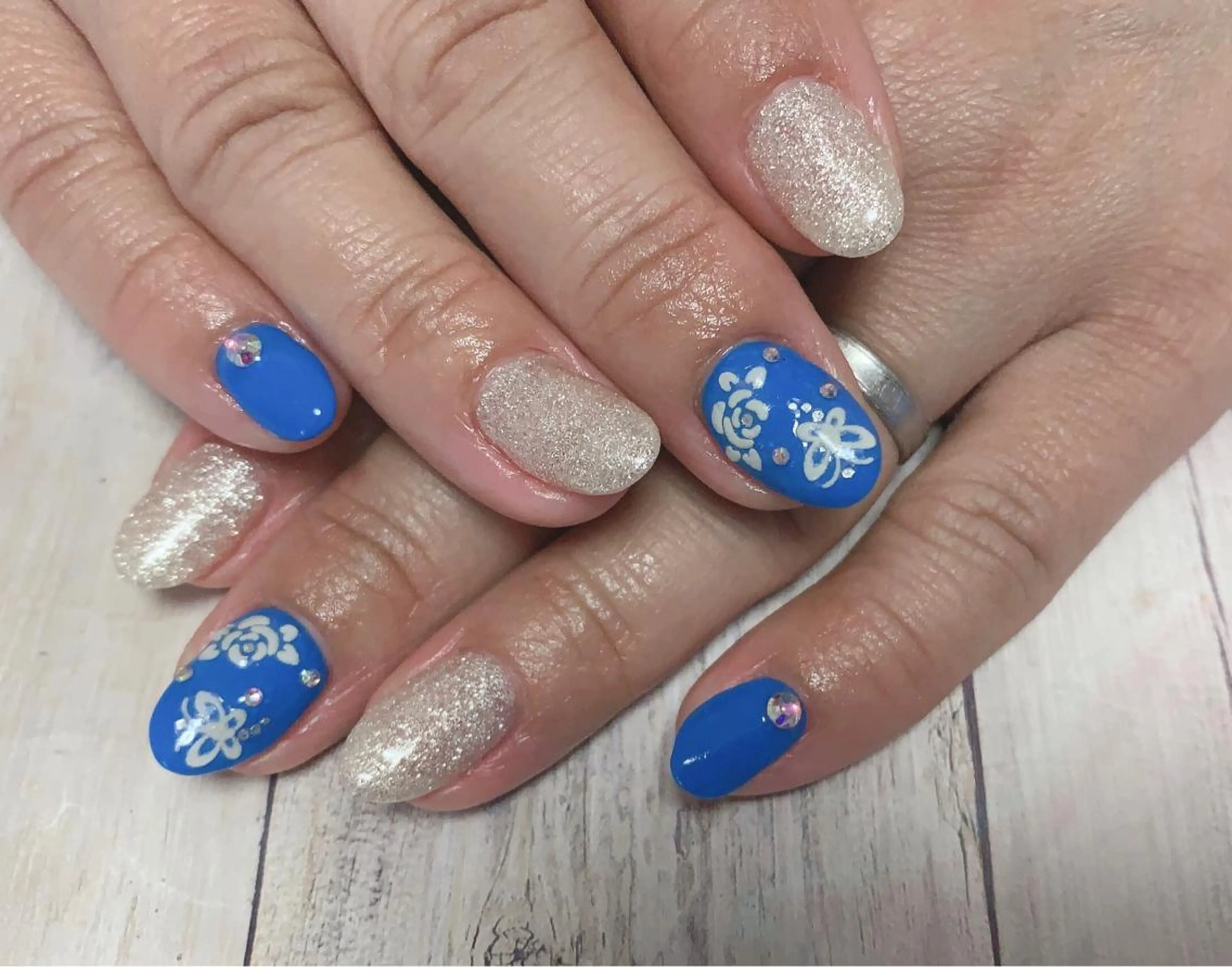 ネイル nico.nico.mark NAIL所属・小林 梓のエステ・リラクイメージ