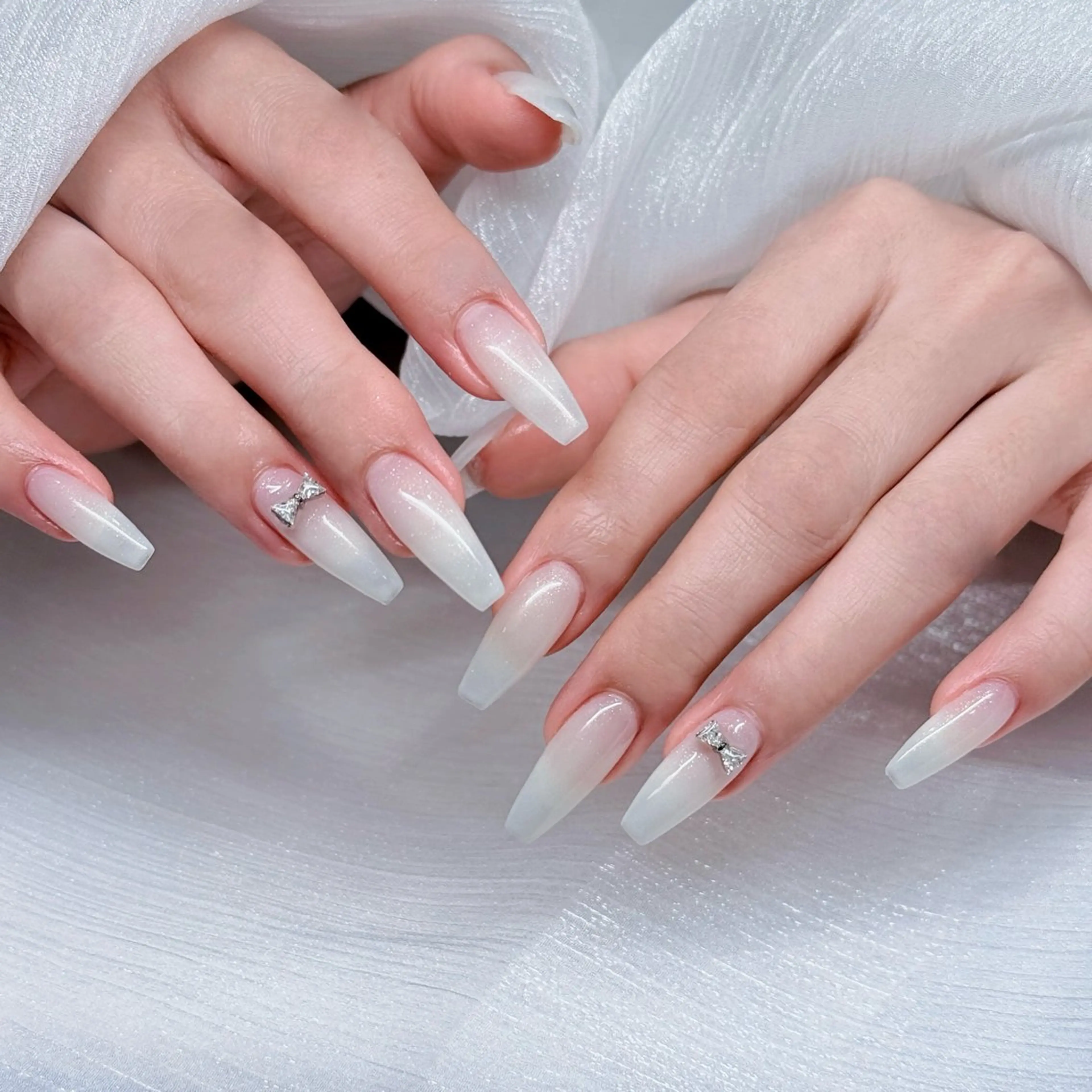 ネイル オーロラネイル チークネイル フレンチネイル 韓国ネイル マグネットネイル ハンドネイル JAN 168 池袋のネイルデザイン