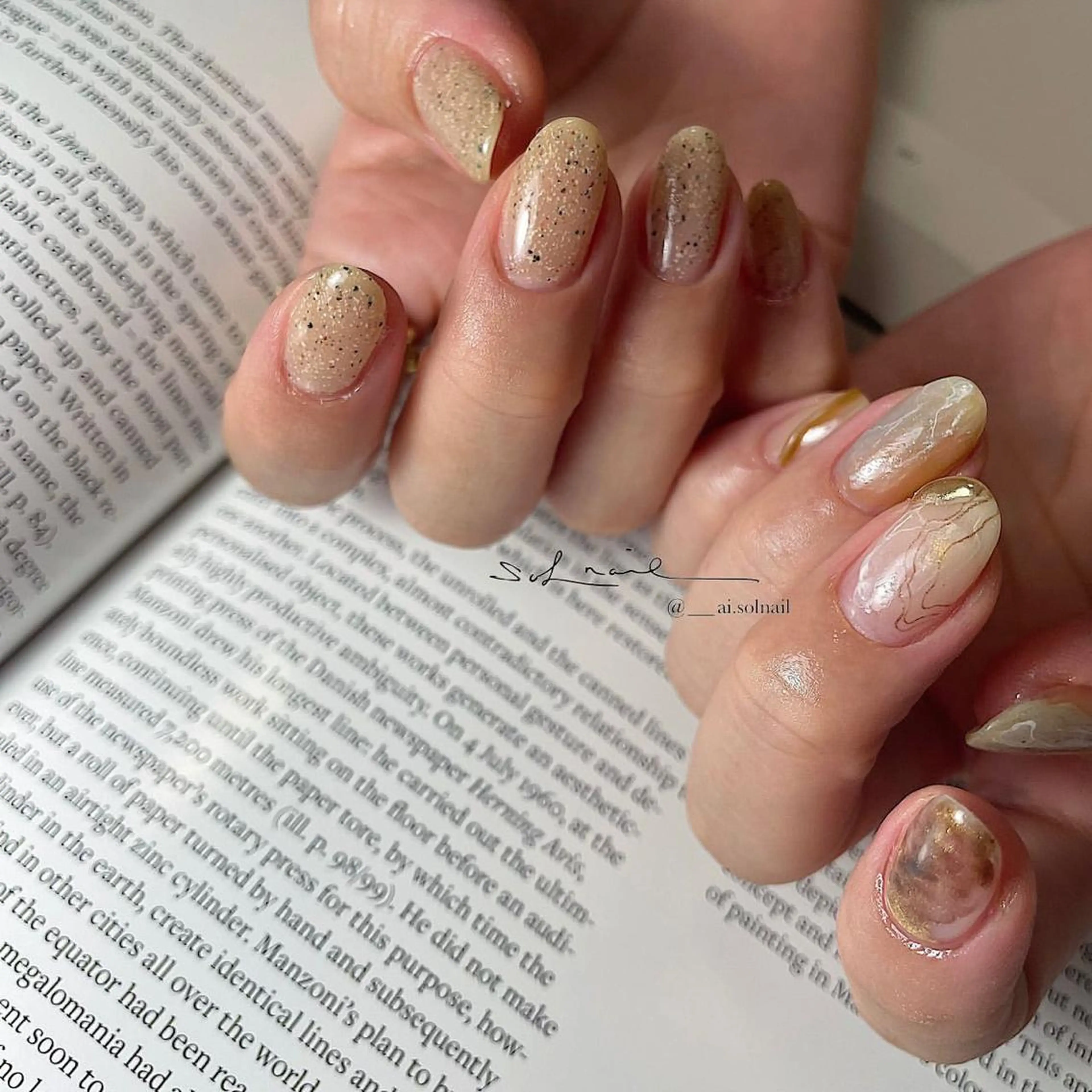 ロング カラー パーマ ヘアアレンジ メンズ キッズ ネイル マツエク・マツパ アイブロウ ベージュカラー ブラウンカラー シルバー 眉カラー カラーマツエク 🍃伏見 / soL nail / aiのネイルデザイン