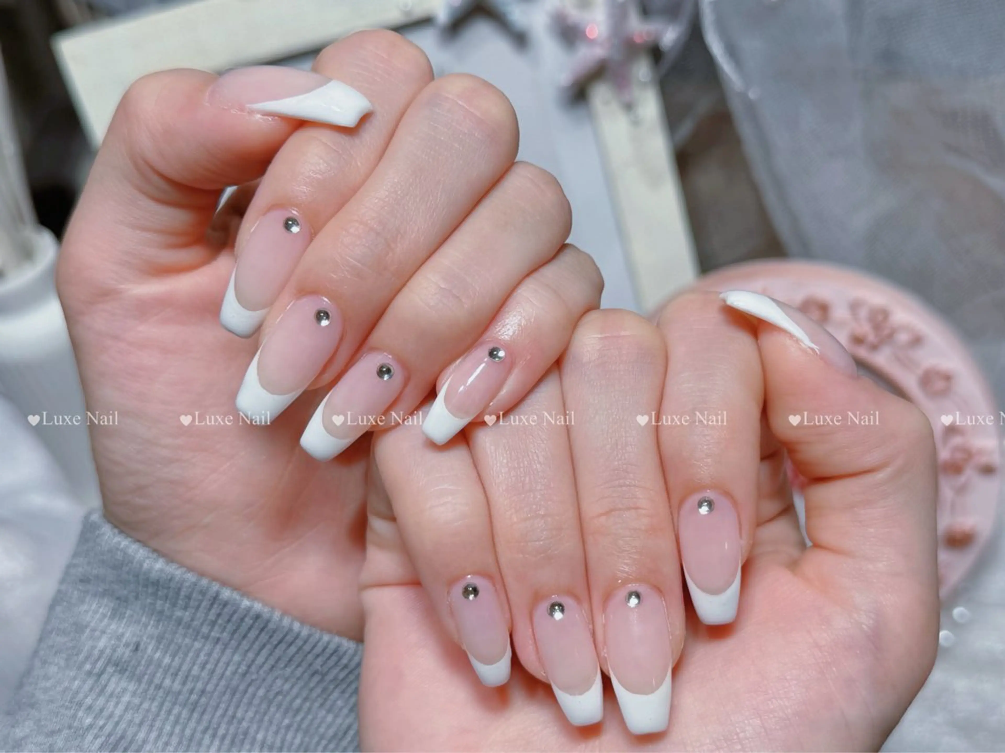 ネイル アートネイル フラッシュネイル フットネイル フレンチネイル ジェルネイル ハンドネイル ハンドケア Luxe Nail Salonのネイルデザイン