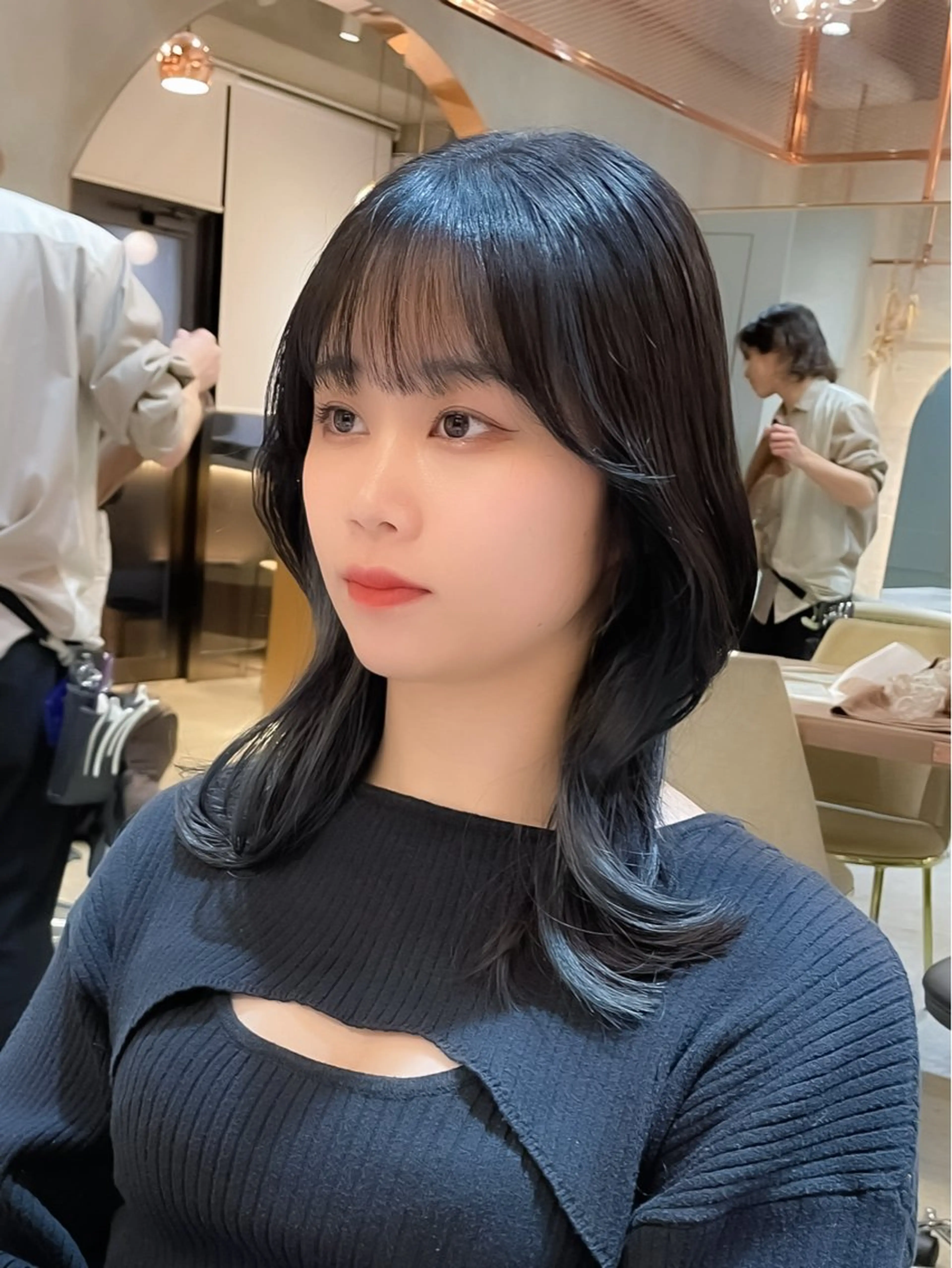 ミディアム カット 透明感カラー／韓国 レイヤーmomokaのヘアスタイル