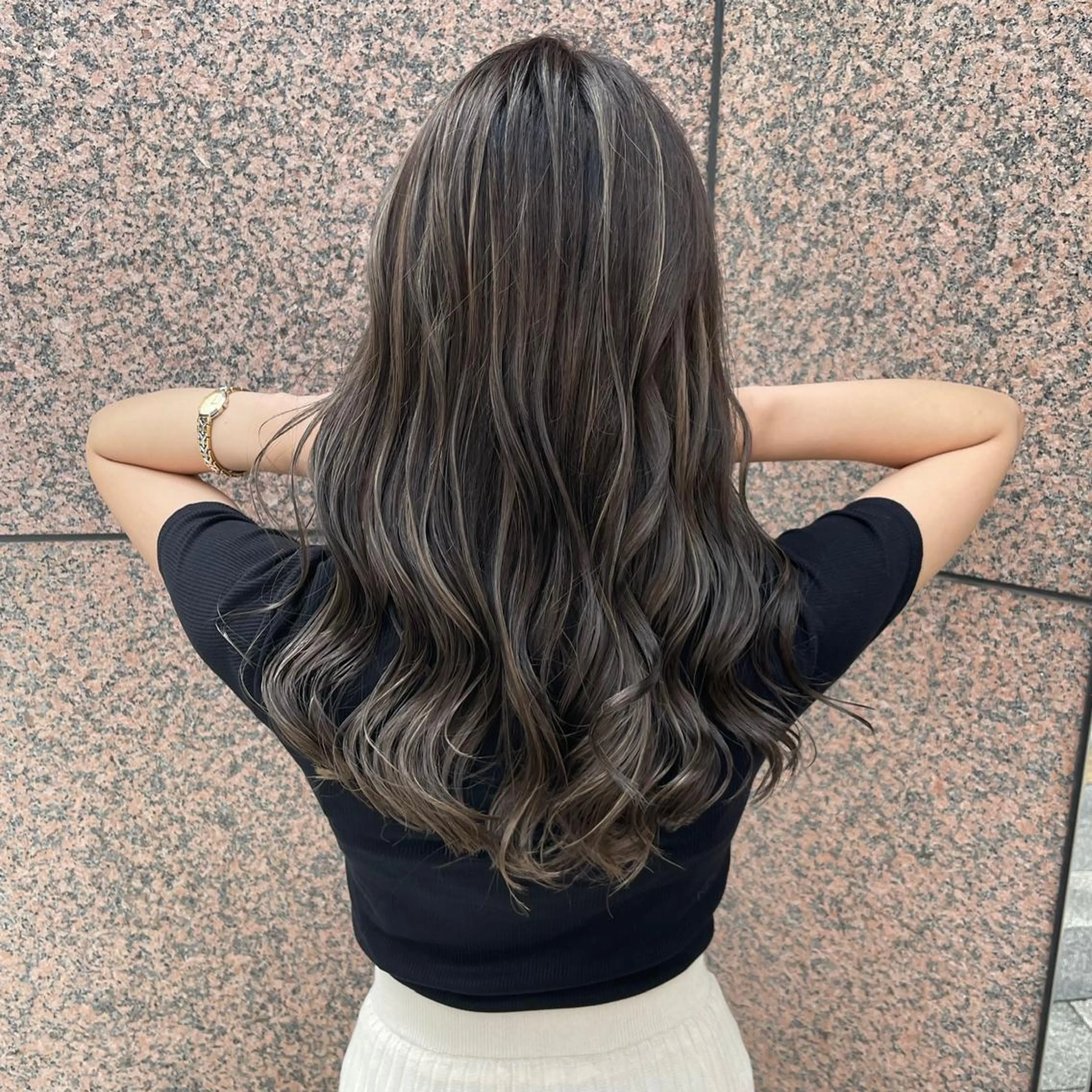 セミロング カラー ヘアアレンジ ブリーチ ケアブリーチ ダブルカラー イヤリングカラー ハイライトカラー 🇰🇷韓国ヘア★ 副店長.쿠리타⭐︎のヘアスタイル