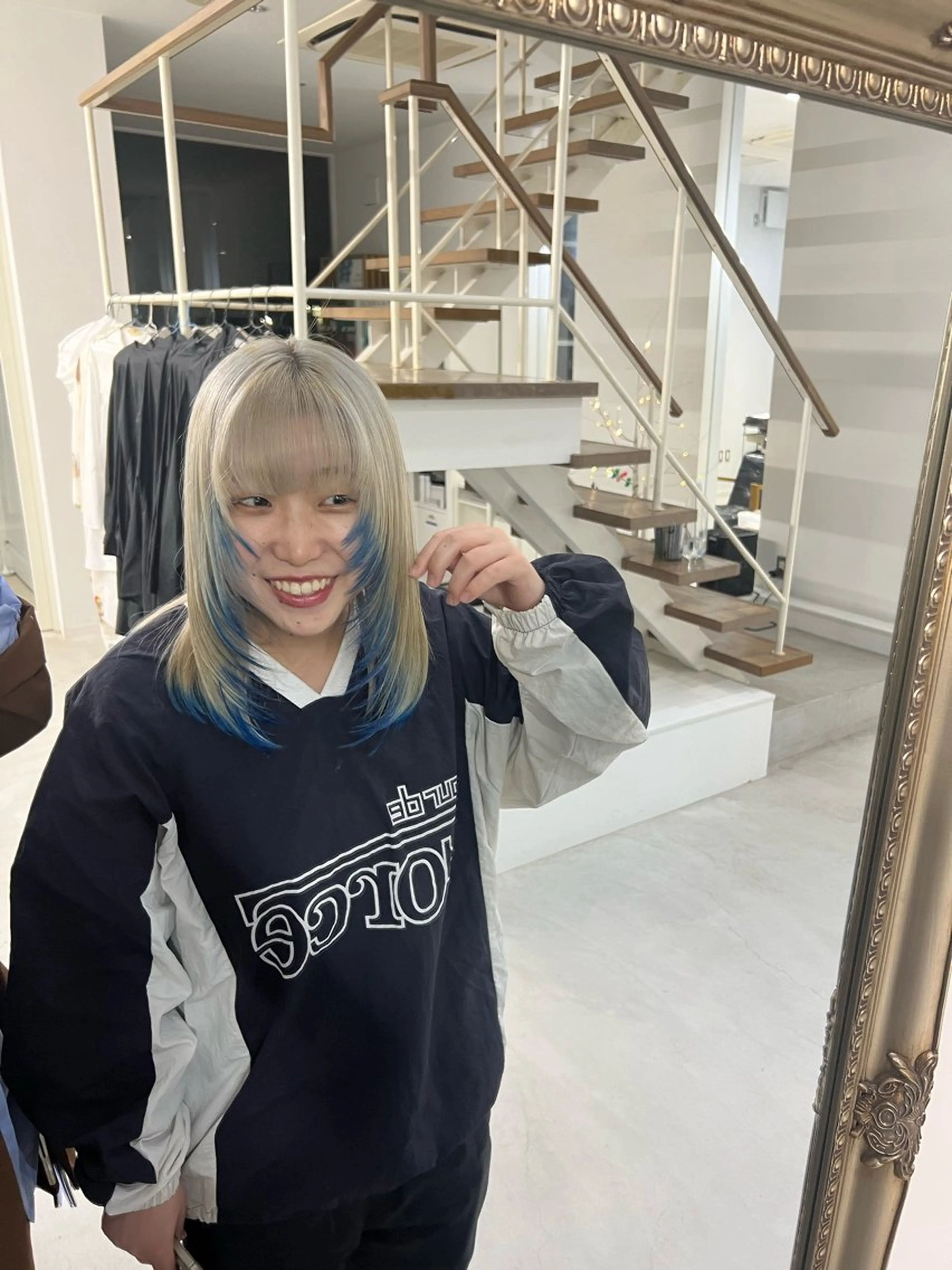 ロング カラー 顔周りカット ハイレイヤー レイヤーカット 中山 ひなたのヘアスタイル