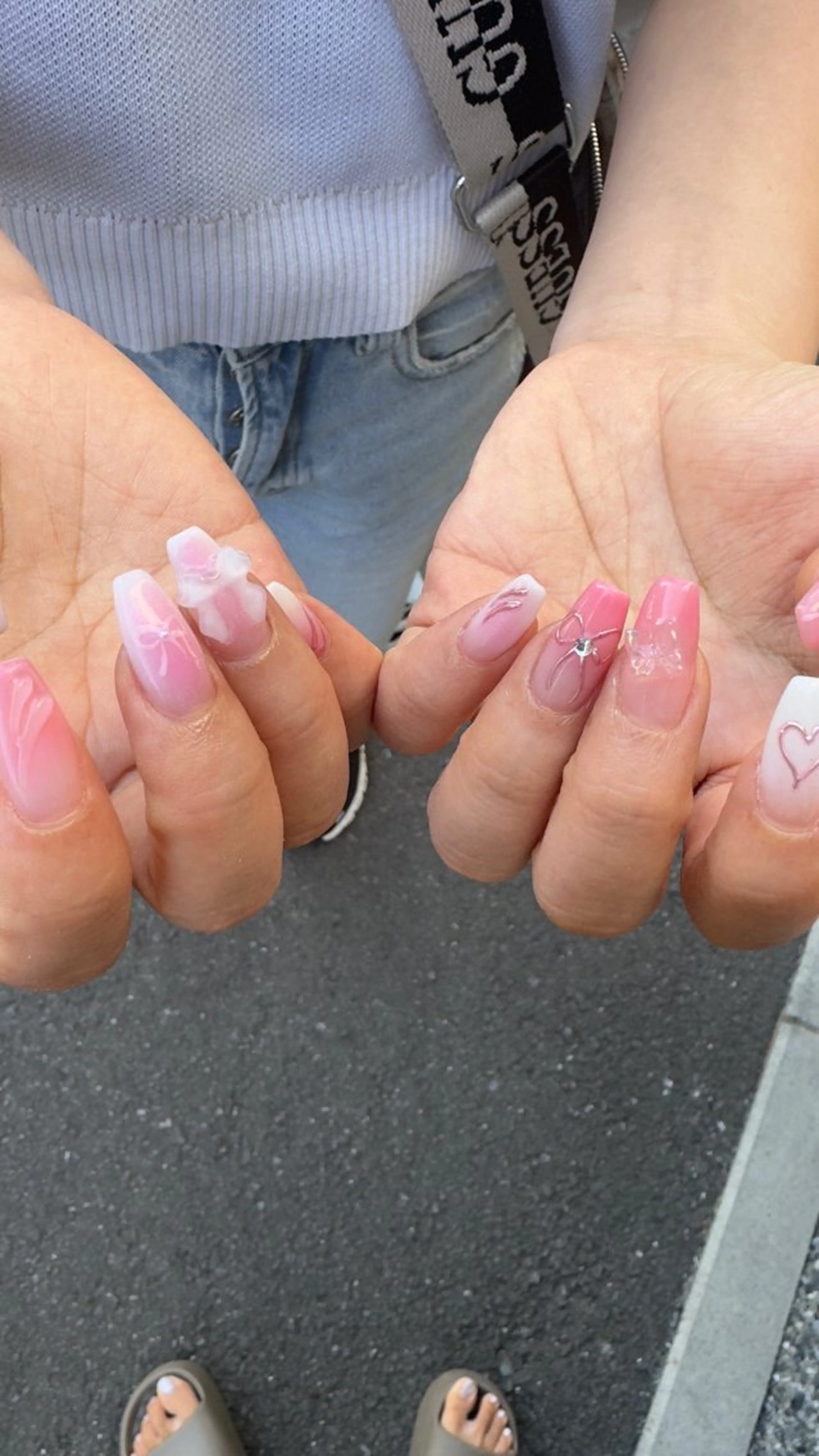 ネイル フラッシュネイル ホログラムネイル 韓国ネイル レース ラメ(グリッター) ハンドネイル MH_ Nailのネイルデザイン