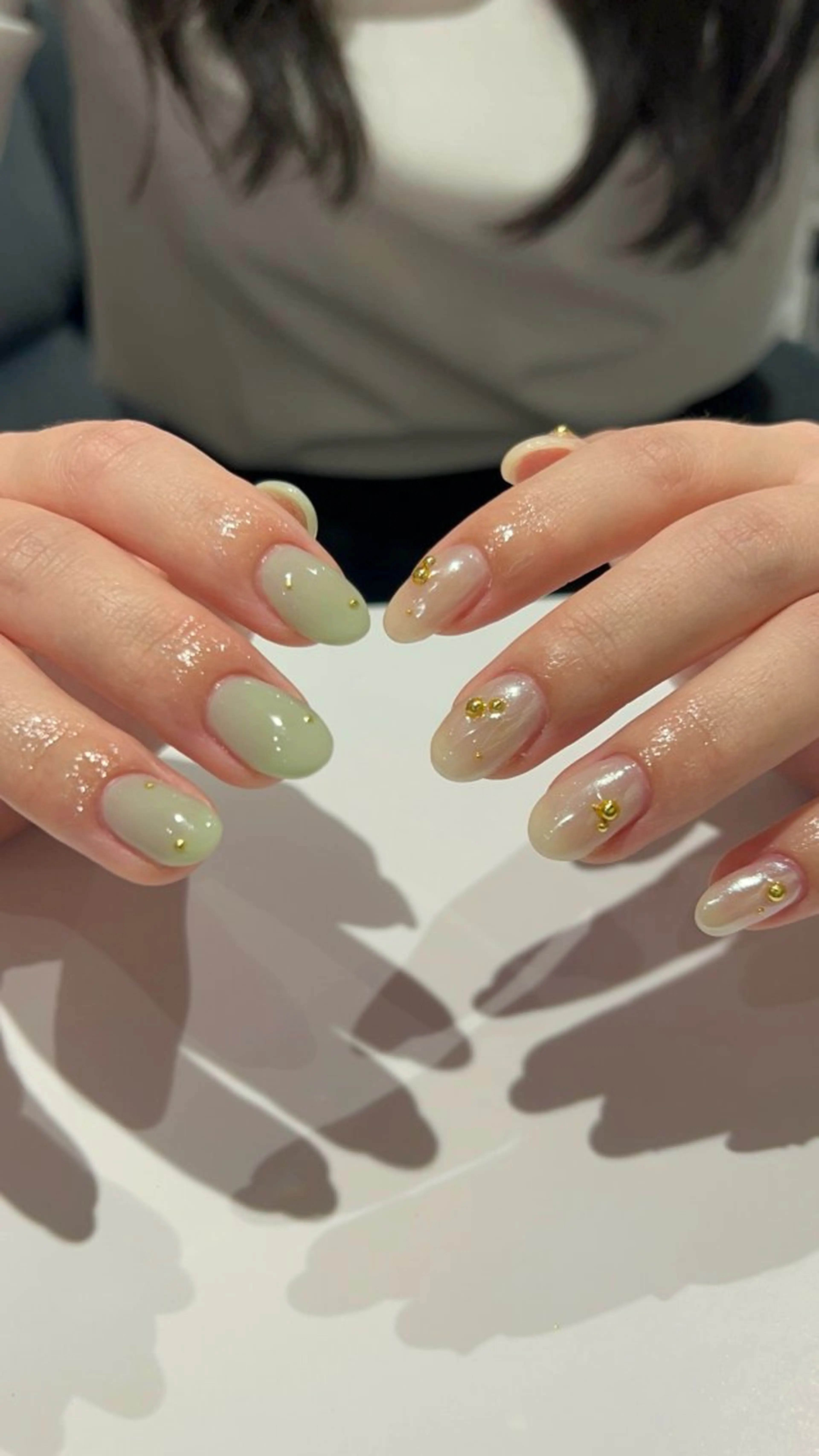 ネイル グリーン ミラーネイル ホワイト plume. noaのネイルデザイン