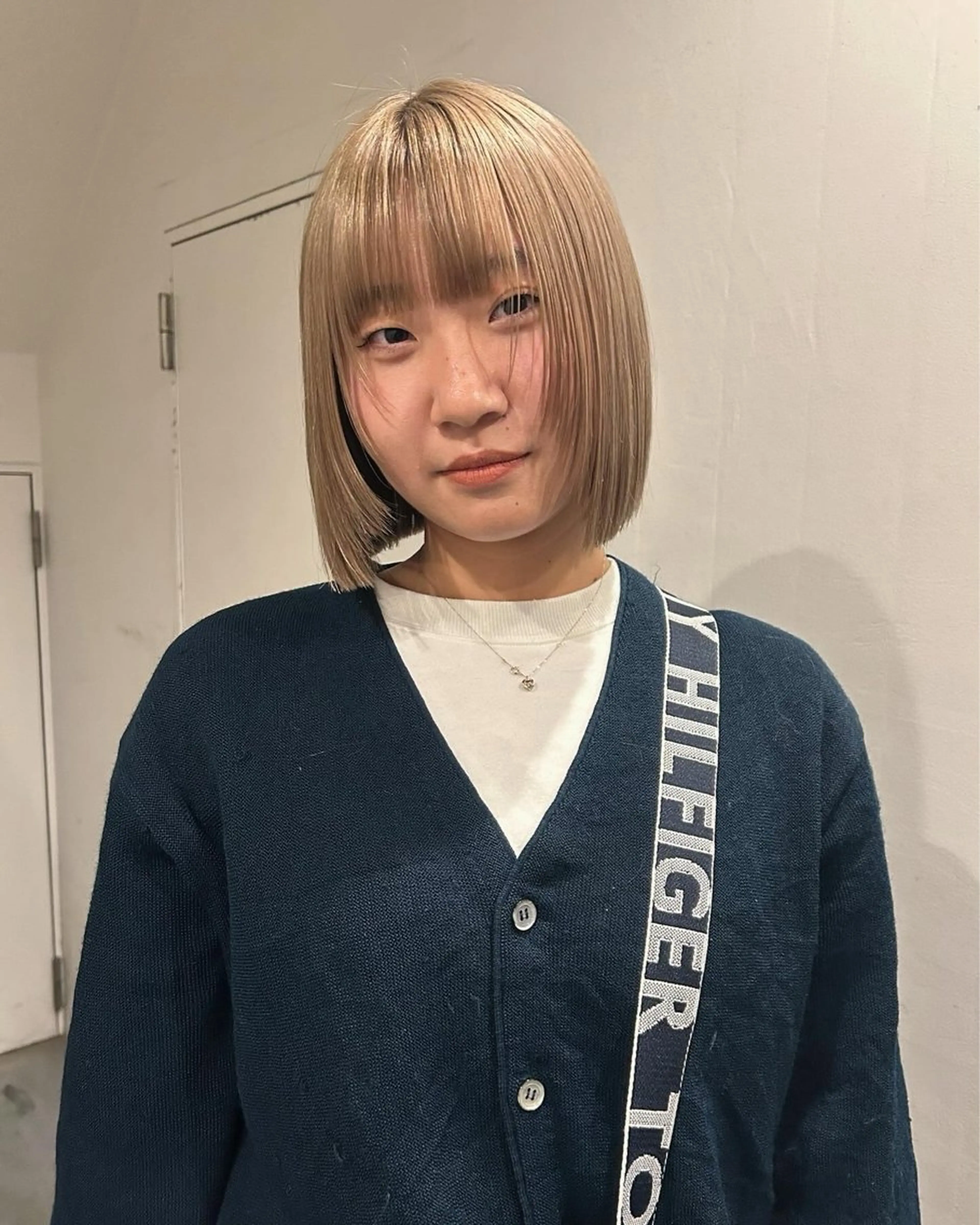 ショート カラー ハイトーンカラー hen所属・心斎橋/レイヤー/ ブリーチ/モエのヘアスタイル