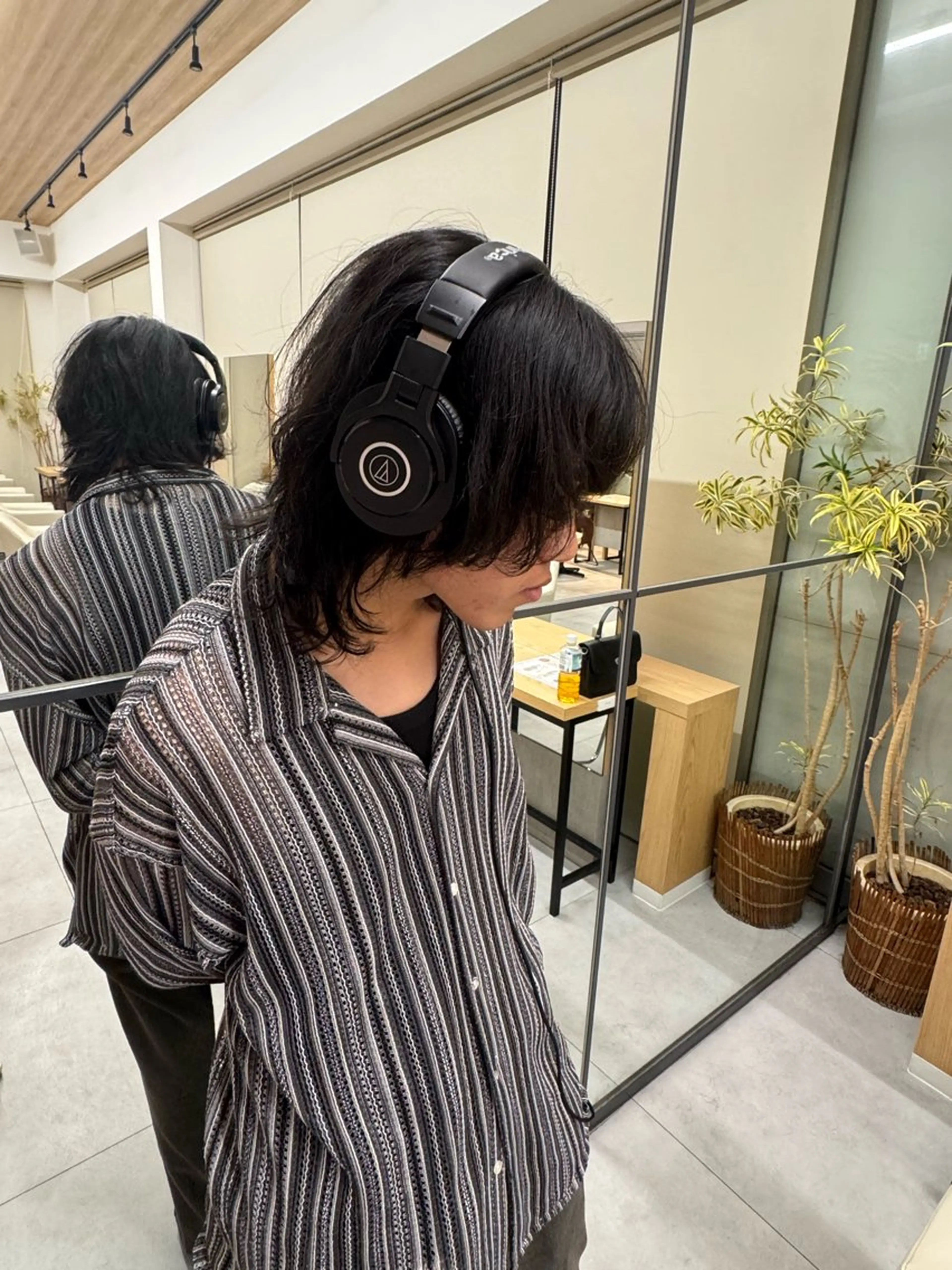 ミディアム メンズ レイヤーカット 八木 佑菜のヘアスタイル