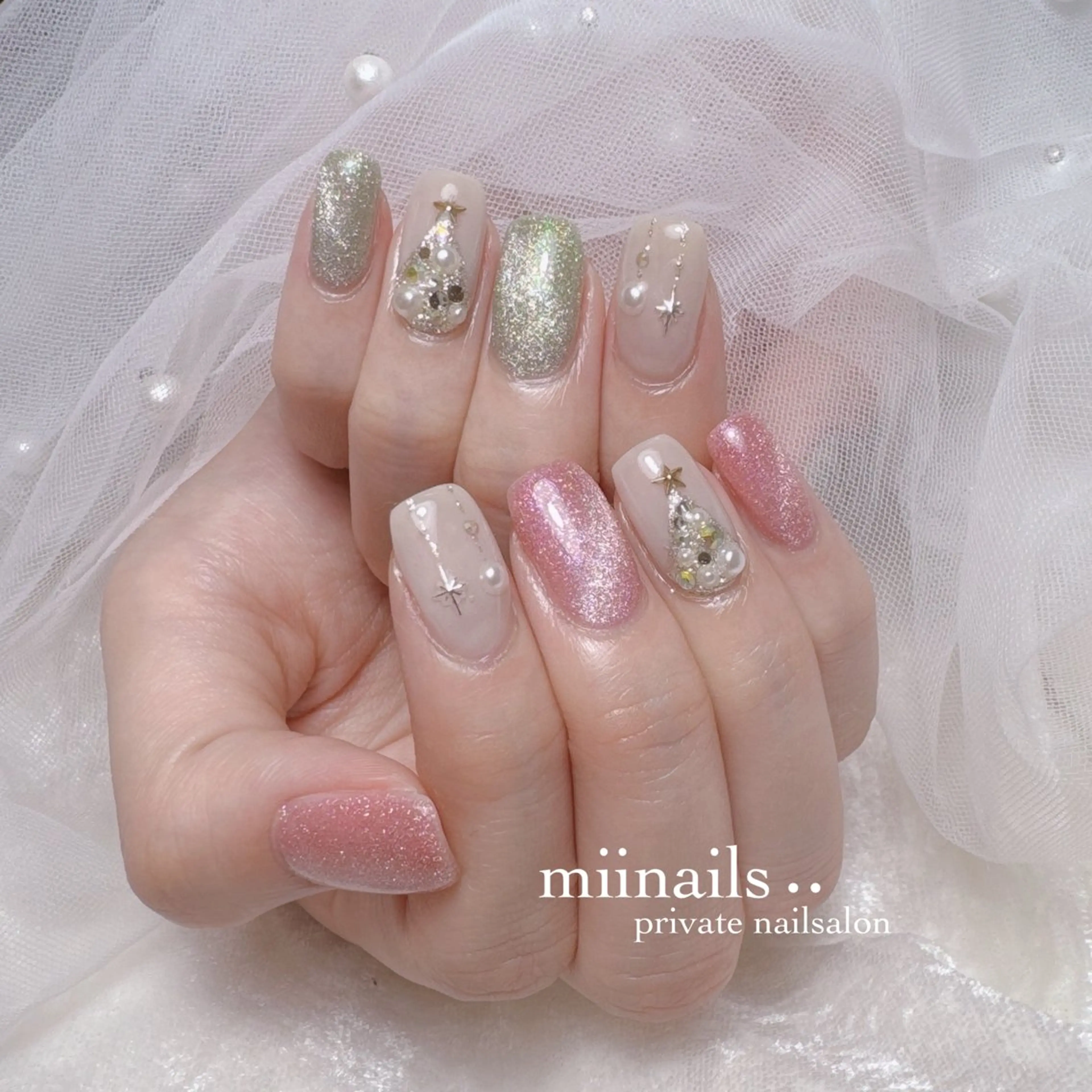 ネイル 韓国ネイル ワンホンネイル 冬ネイル クリスマス ハンドネイル nailsalon miinailsのネイルデザイン
