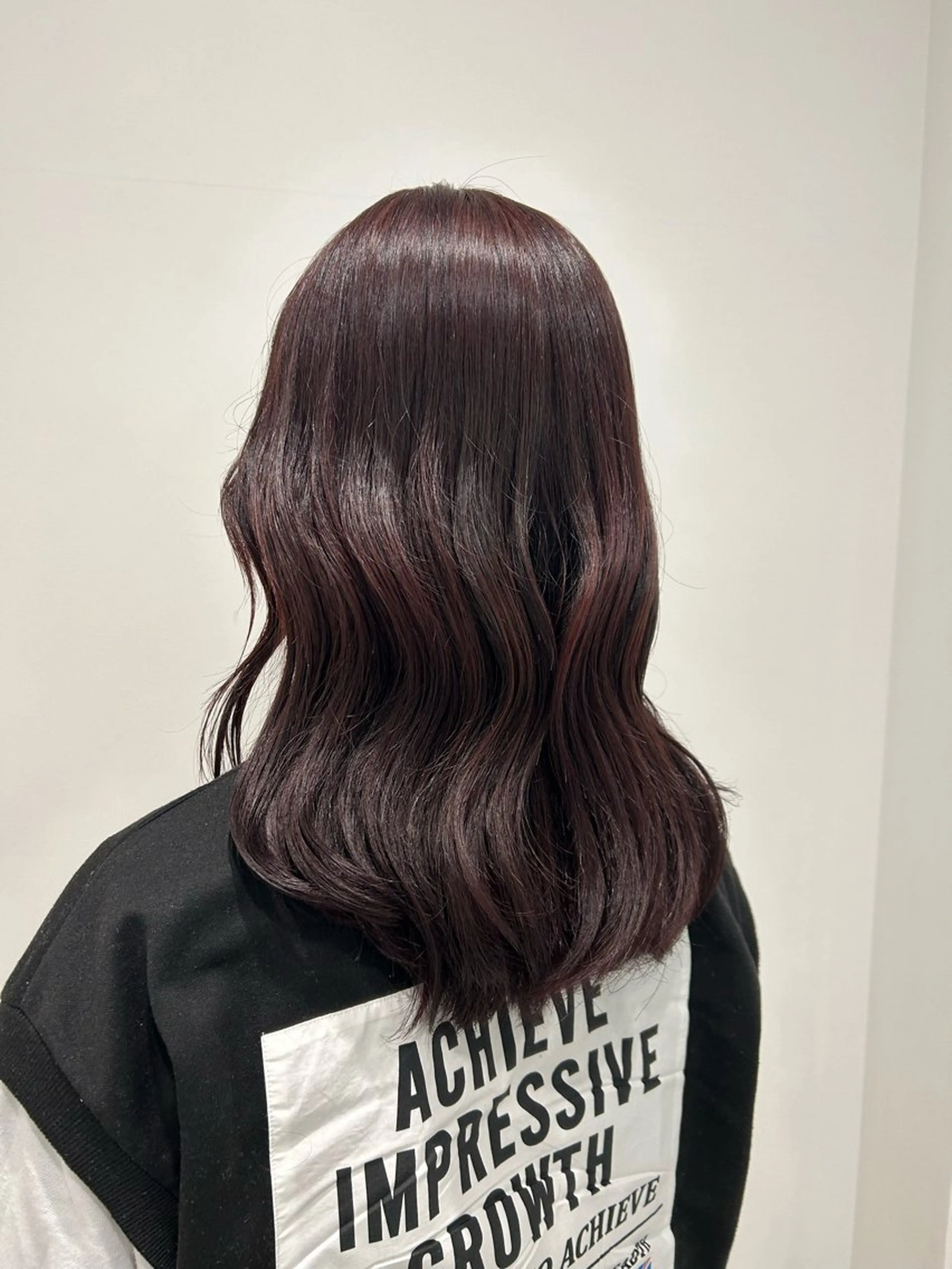 ミディアム レイヤー・ナチュラル RUKUのヘアスタイル