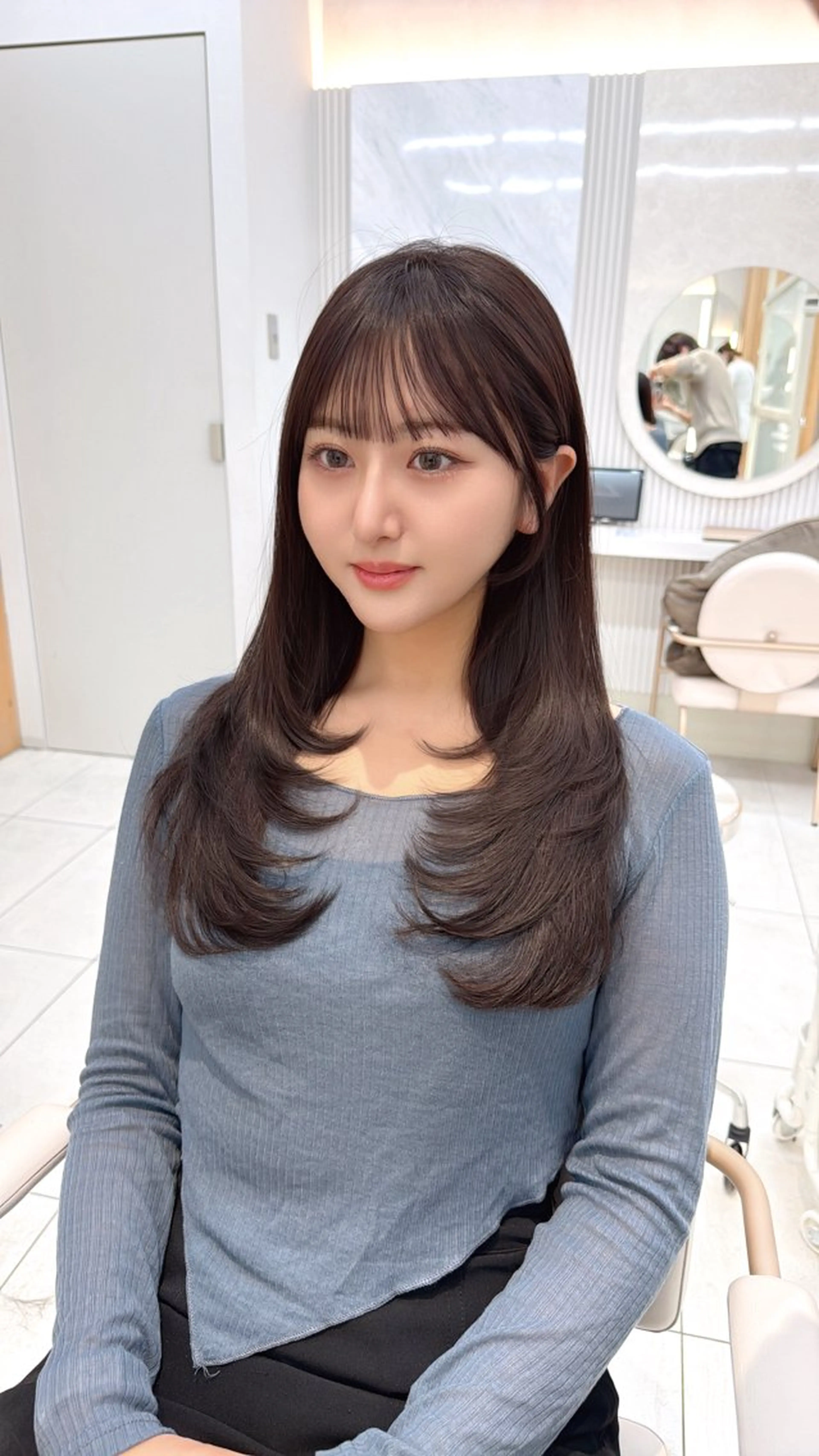 セミロング レイヤーカット/ 顔まわり/アオイのヘアスタイル