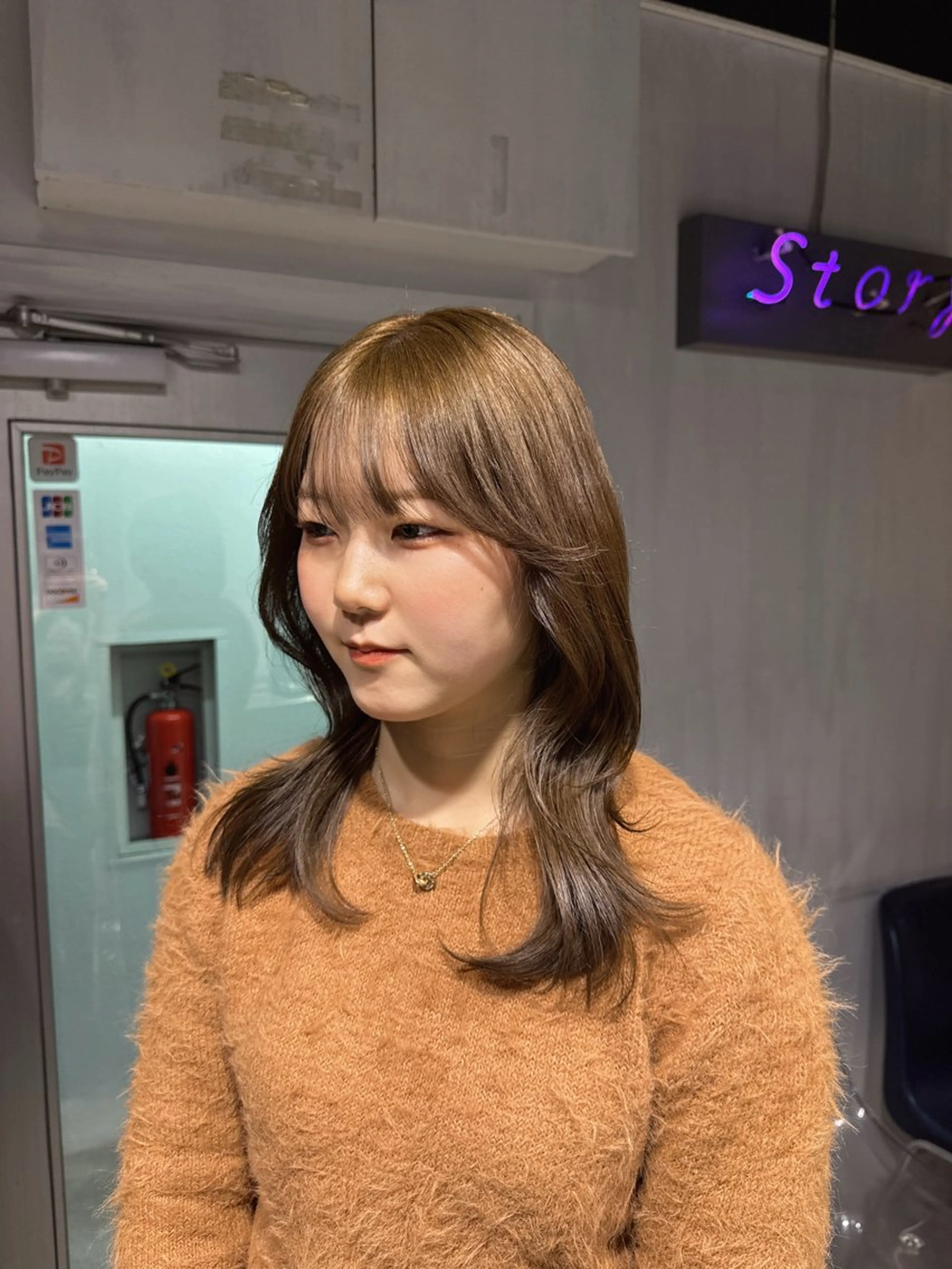 セミロング カラー ヘアカラー NANAMI🩵 大人可愛い韓国ヘアのヘアスタイル