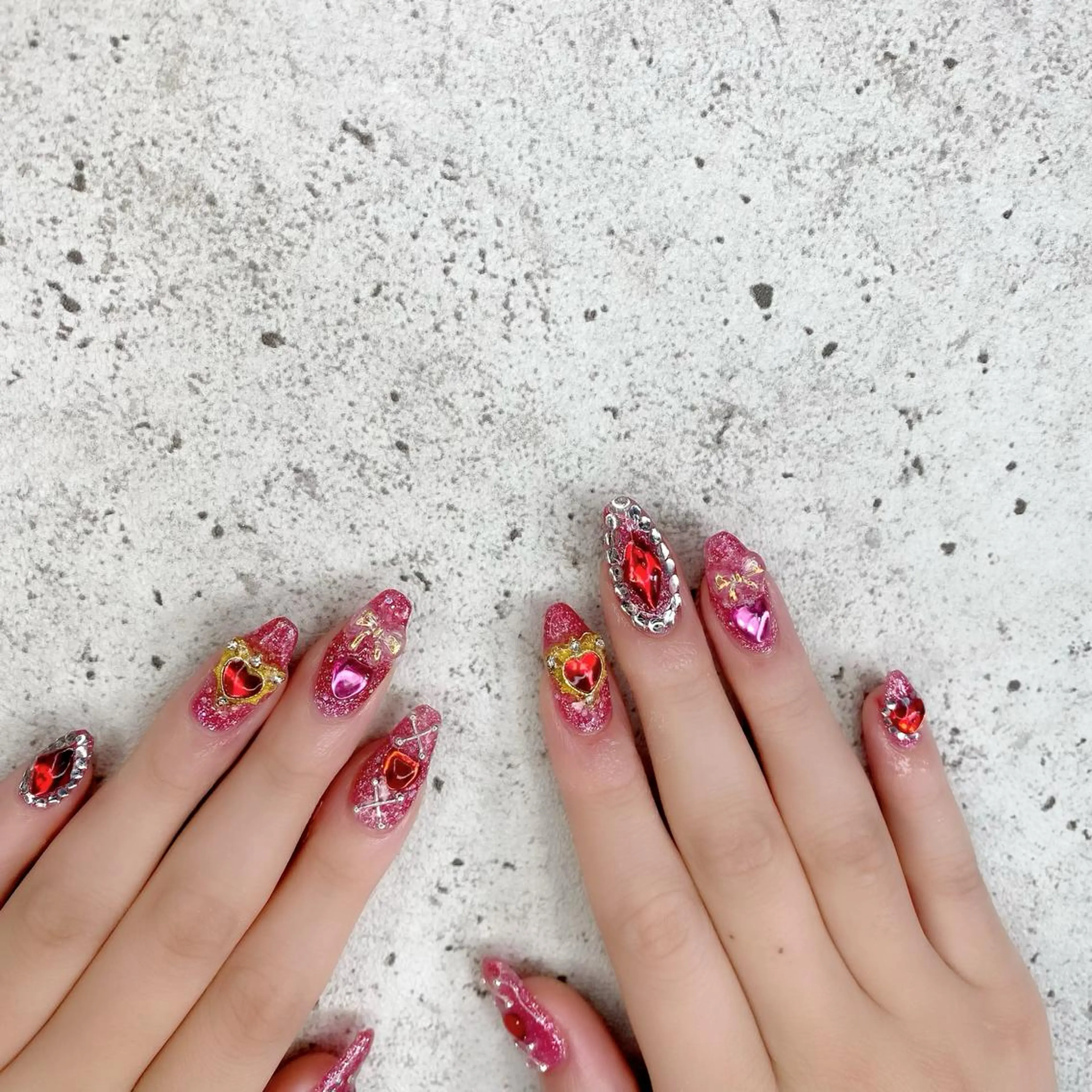 ロング カラー パーマ ヘアアレンジ メンズ キッズ ネイル マツエク・マツパ ピンクカラー カラーマツエク ロング ハート ラメ(グリッター) ハンドネイル Salon Kのネイルデザイン