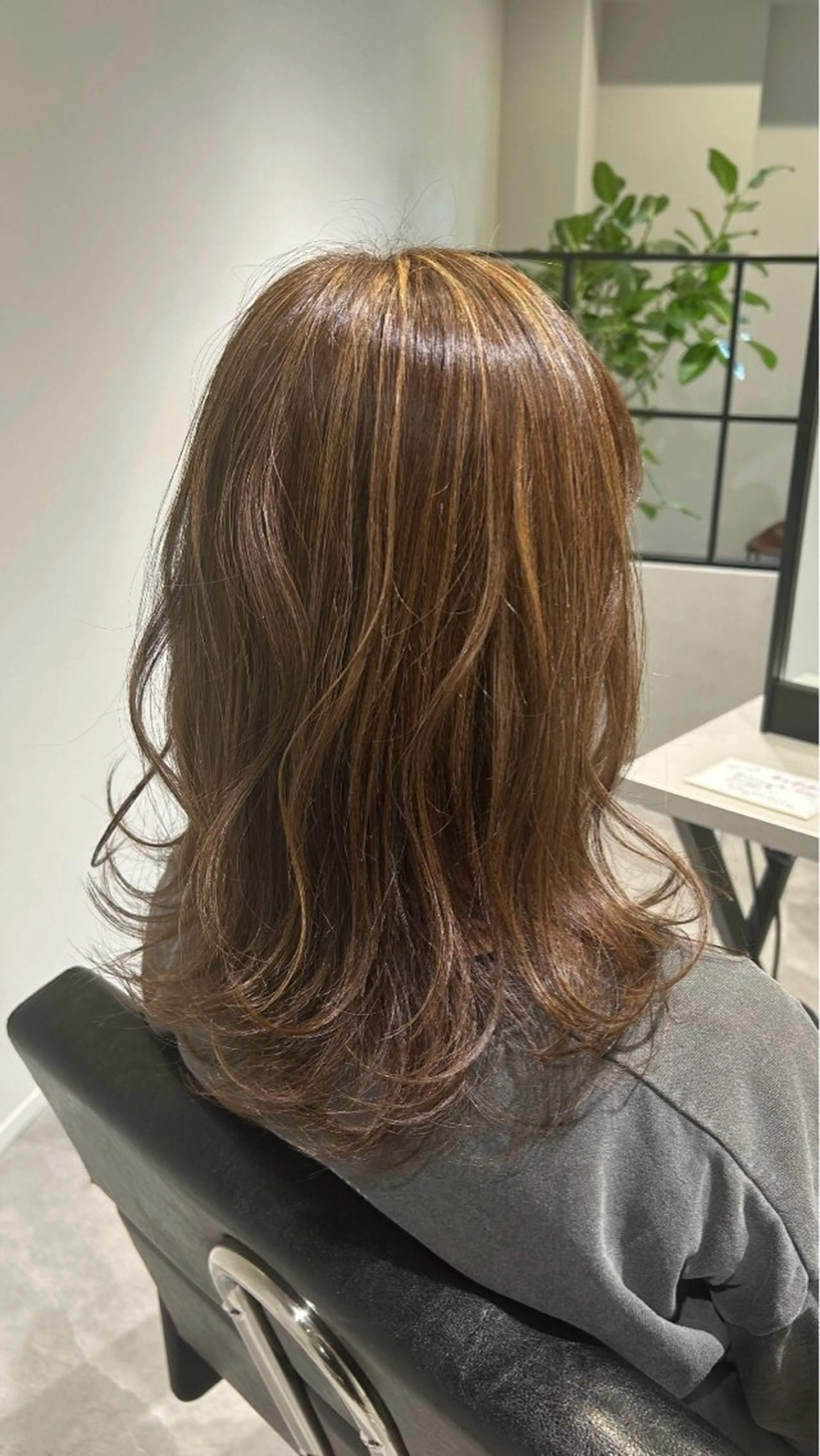 ロング カラー ハイライトカラー ハイライト 松本 玲菜のヘアスタイル