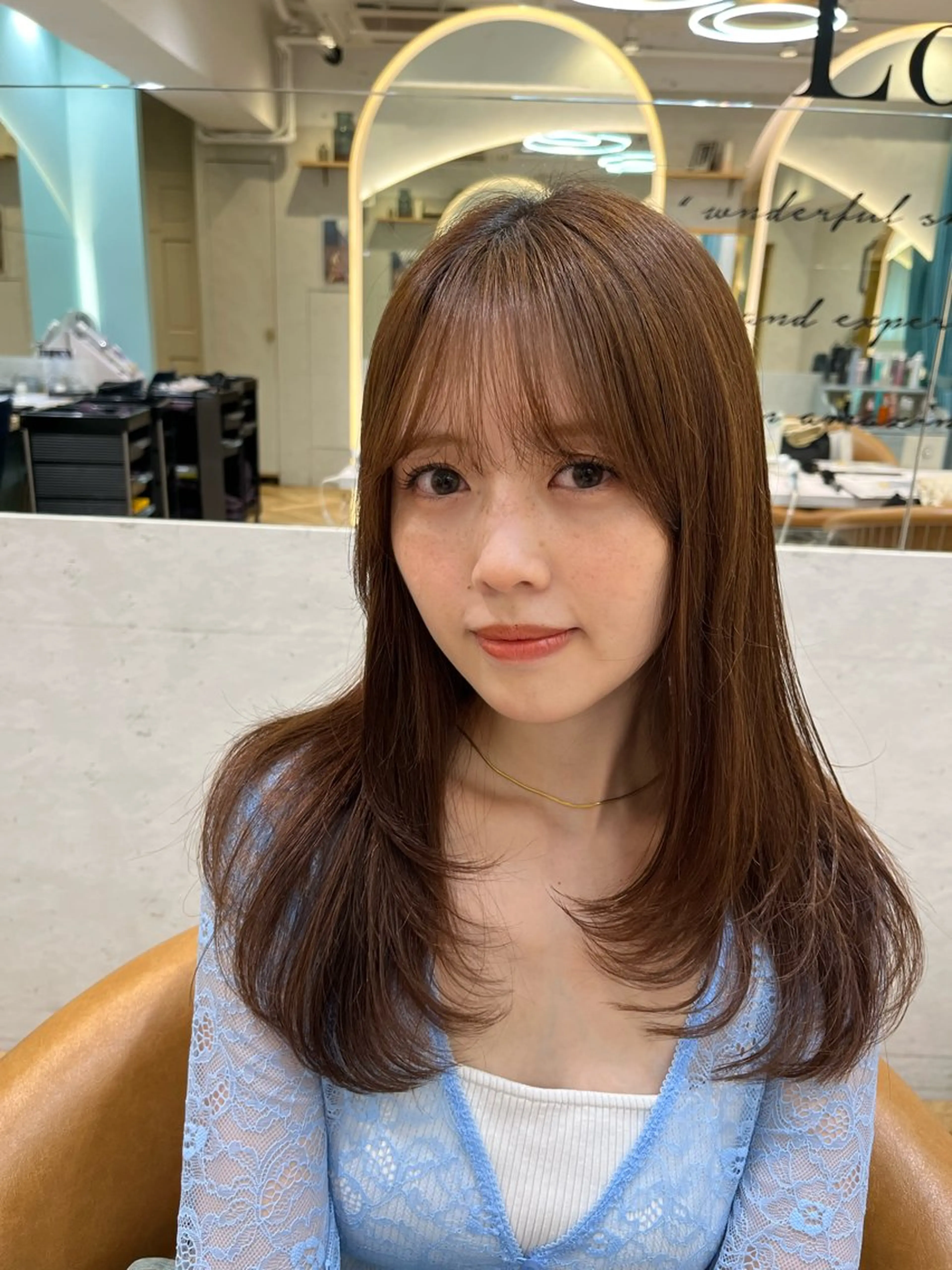 セミロング チョコレートブラウン ♥️透明感×抜け感 ベージュ/佑珠♥️のヘアスタイル