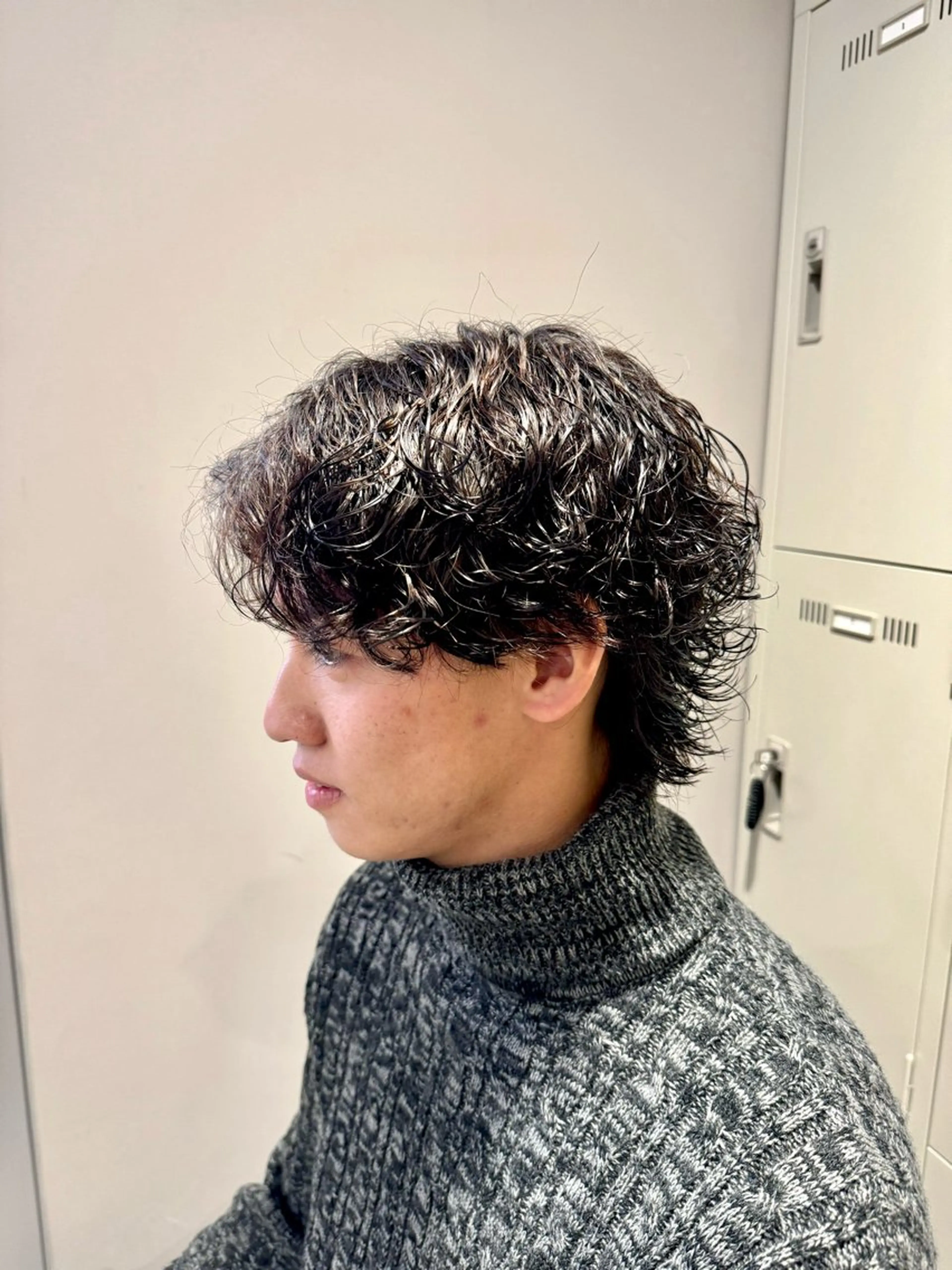 ショート パーマ ヘアアレンジ メンズ メンズパーマ 顔まわりカット の達人のヘアスタイル