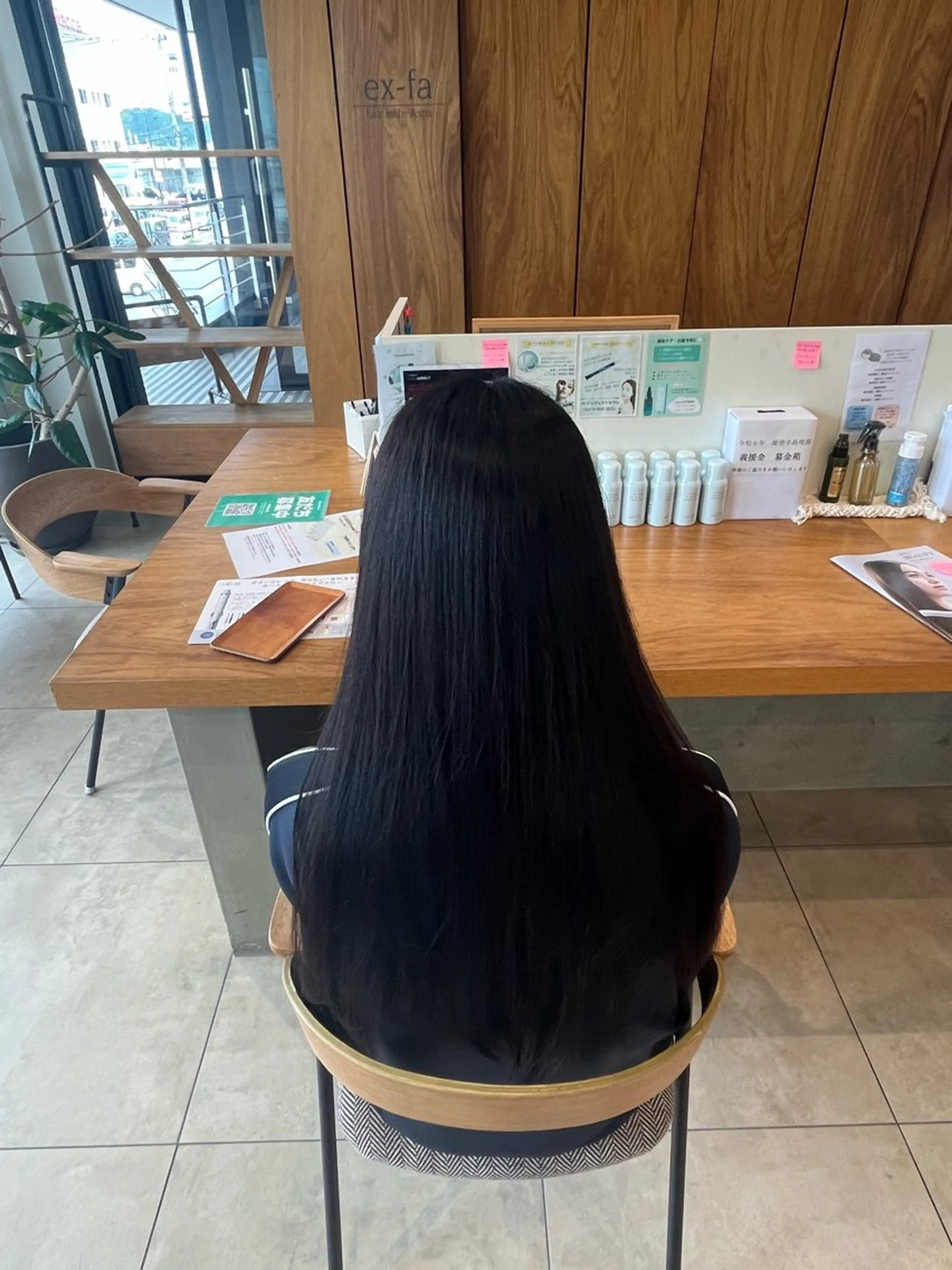 ロング 坂口 友莉香のヘアスタイル