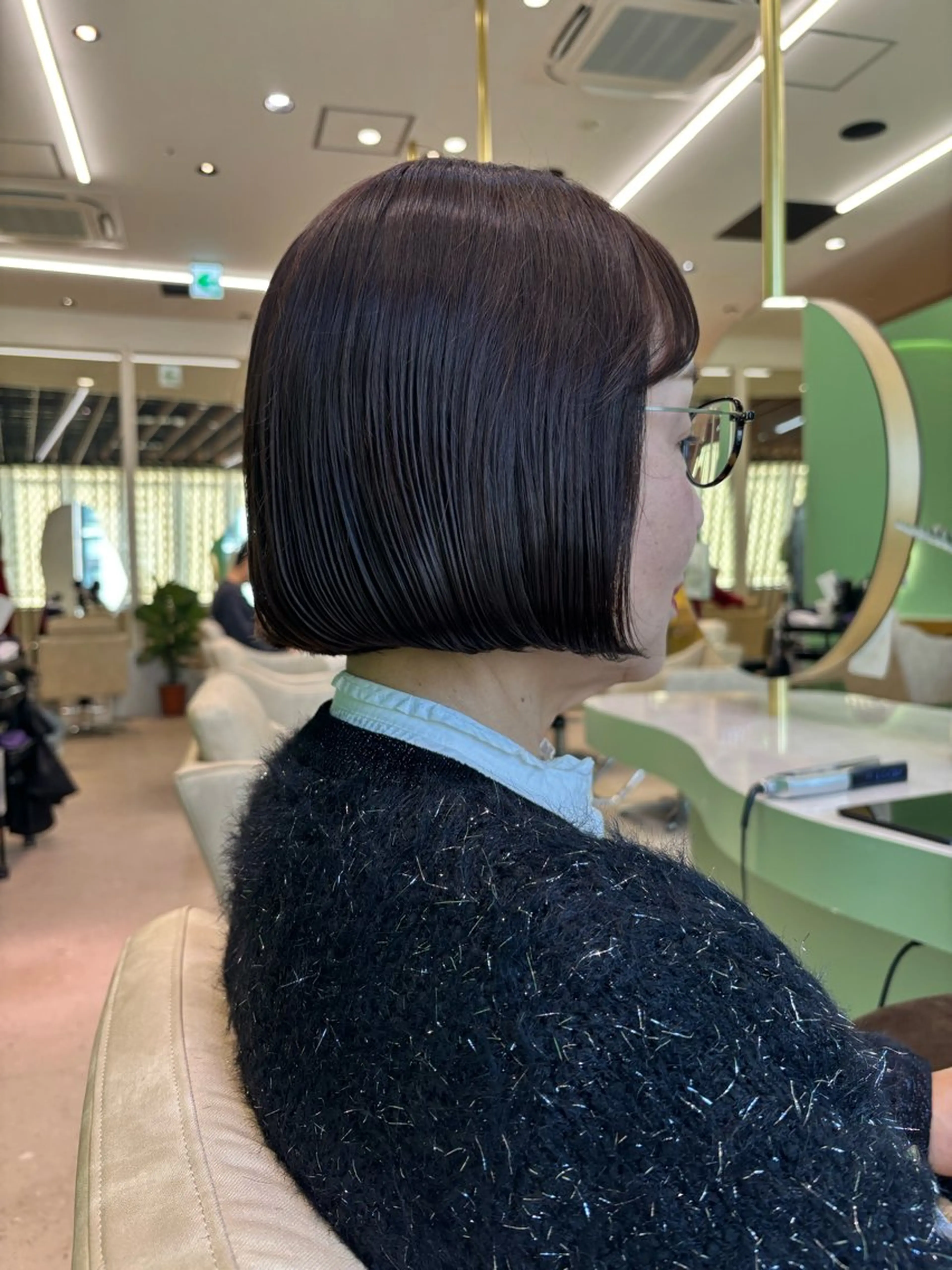 ミディアム ボブ カット ヘアカラー レイヤーカット 西宮北口/みなみのヘアスタイル