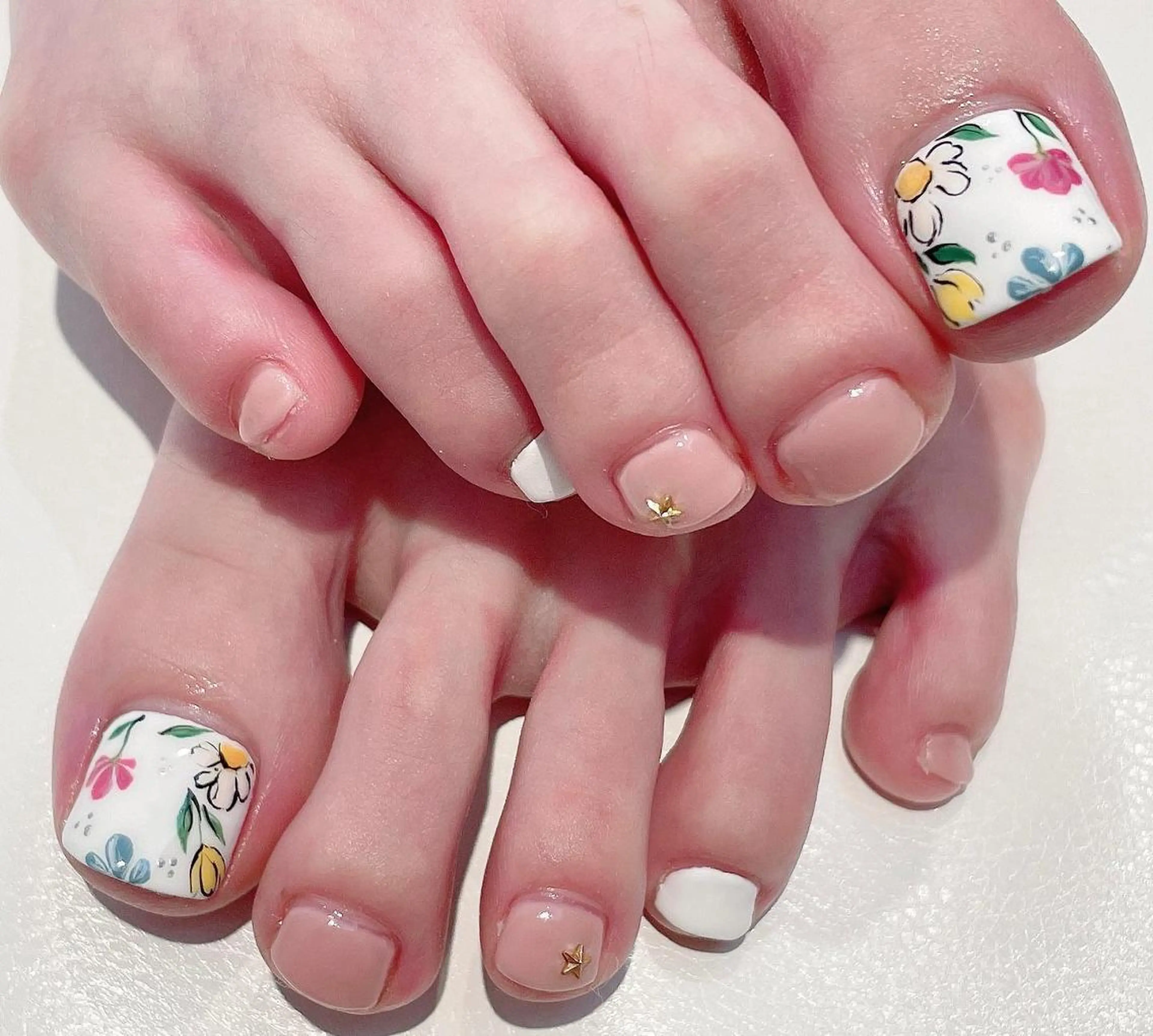 ネイル マツエク・マツパ まつげパーマ ボリュームラッシュ ブルー フットネイル ジェルネイル 髙橋 敦子のネイルデザイン