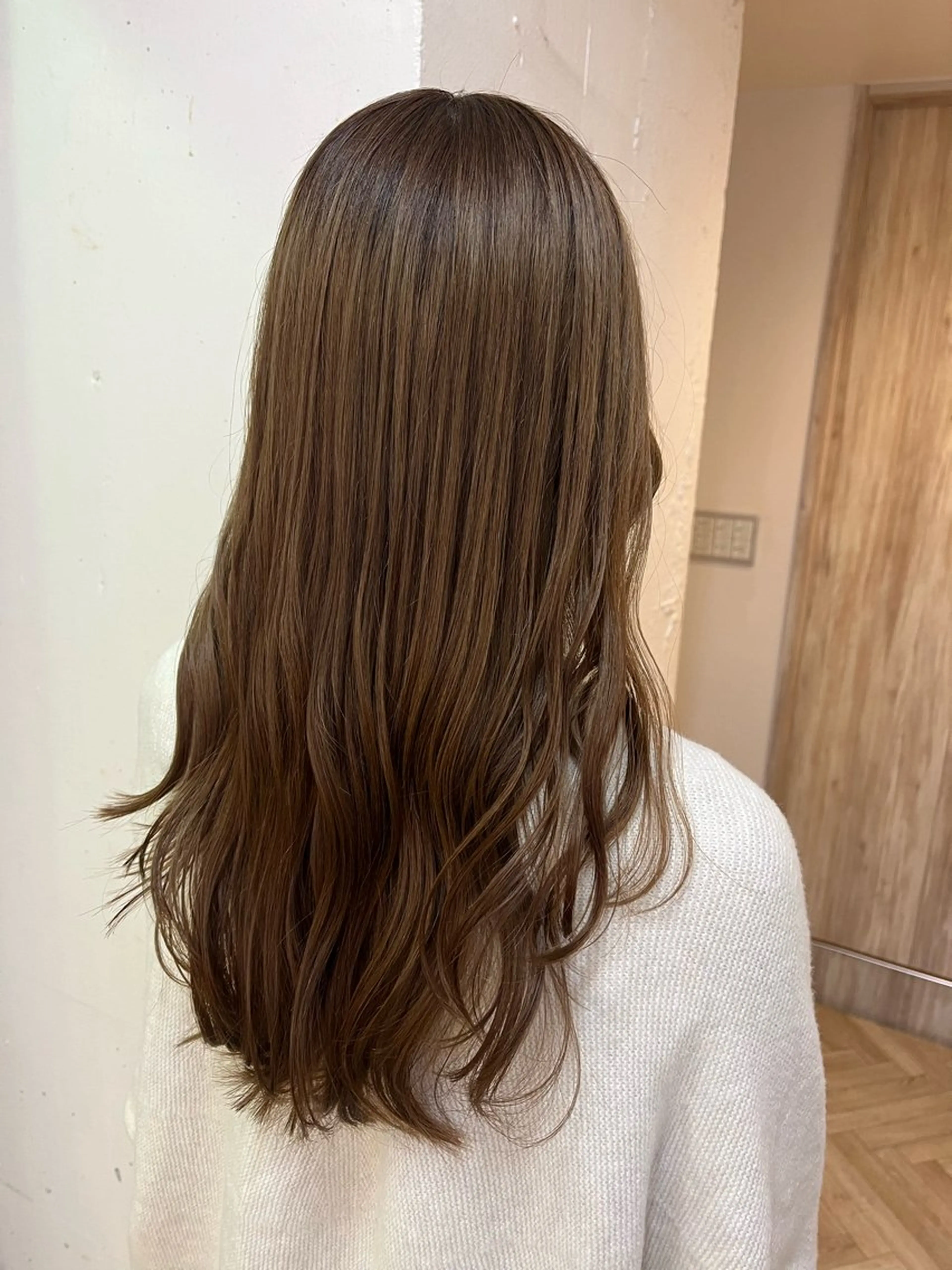 ロング カラー ベージュカラー ブリーチ グラデーションカラー 透明感カラー/ 髪質改善/ストレートのヘアスタイル