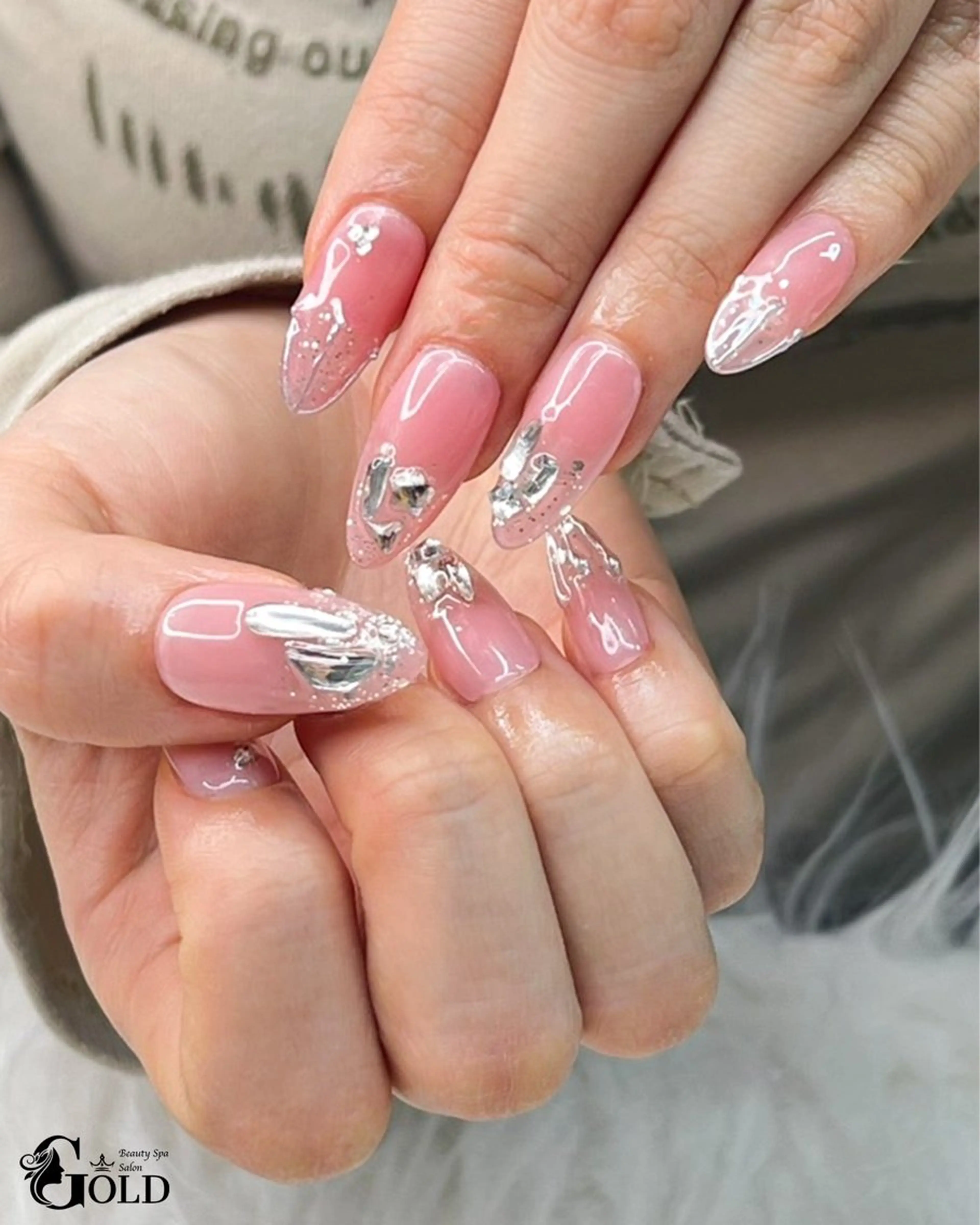 ネイル 韓国ネイル ハンドネイル salon GOLD チュックのネイルデザイン