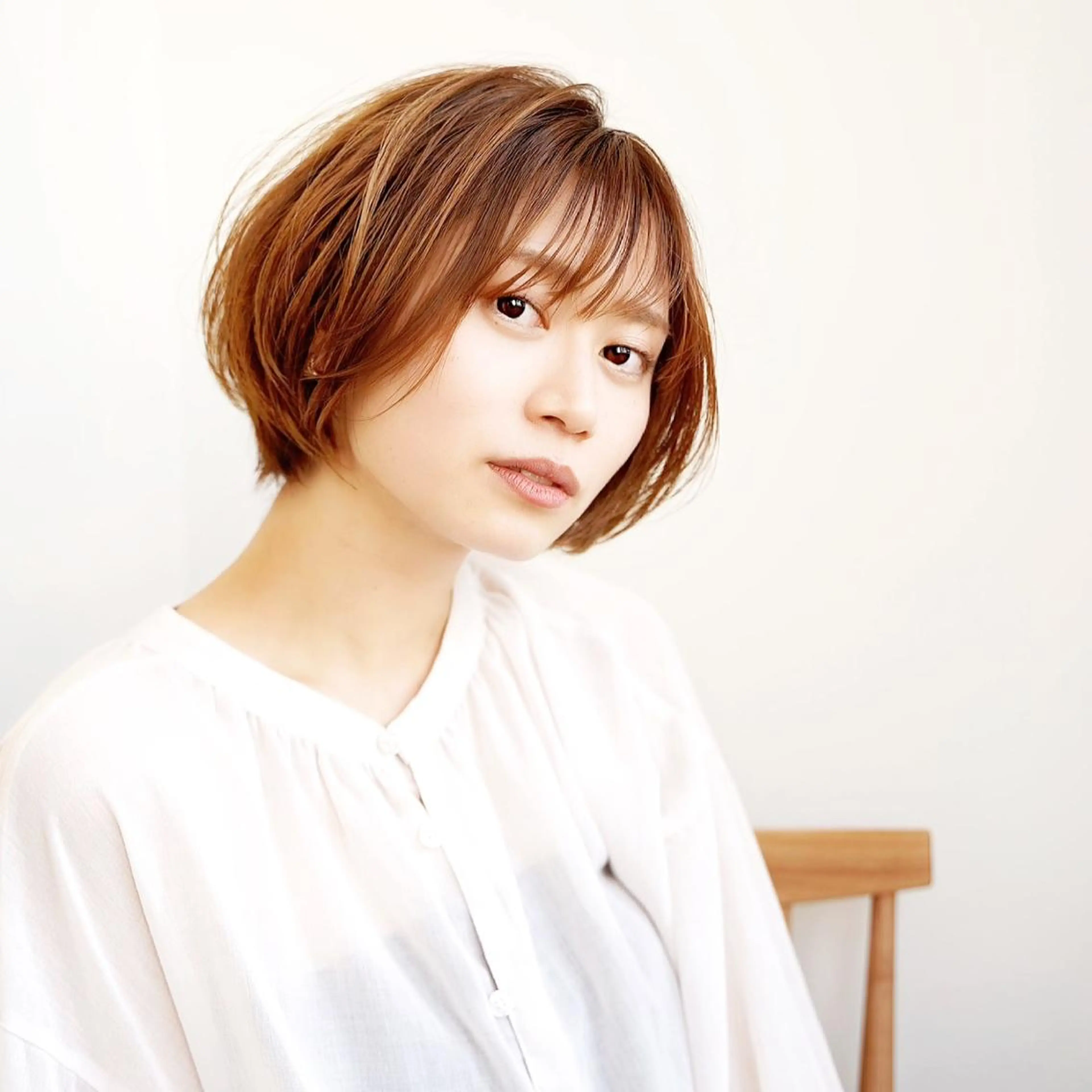 ショート カラー ショートボブ ベージュカラー ボブ ショートヘア 小顔カット 森 海のヘアスタイル