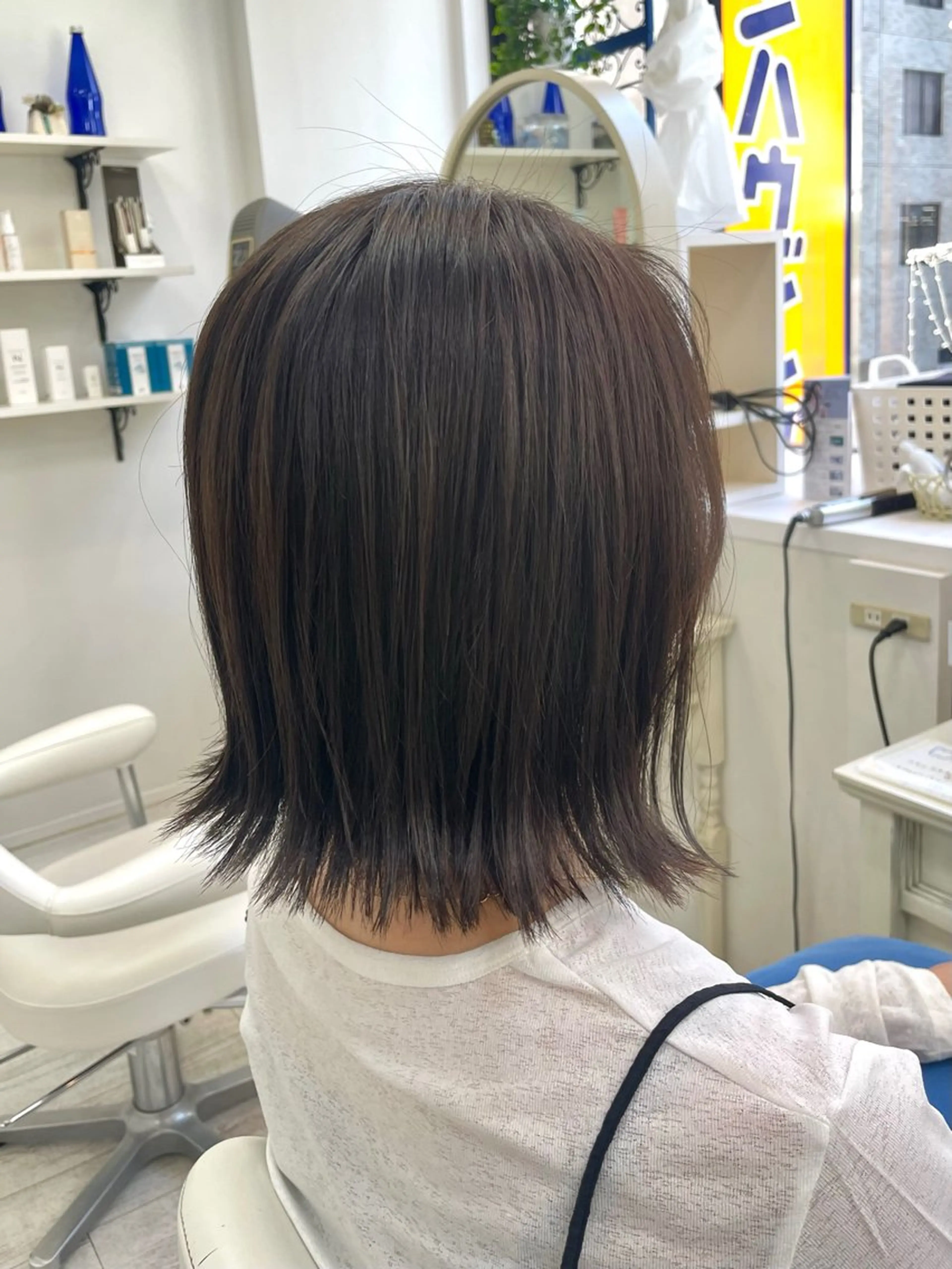 ショート 外ハネヘア カット ヘアカラー 新籾 尚哉のヘアスタイル