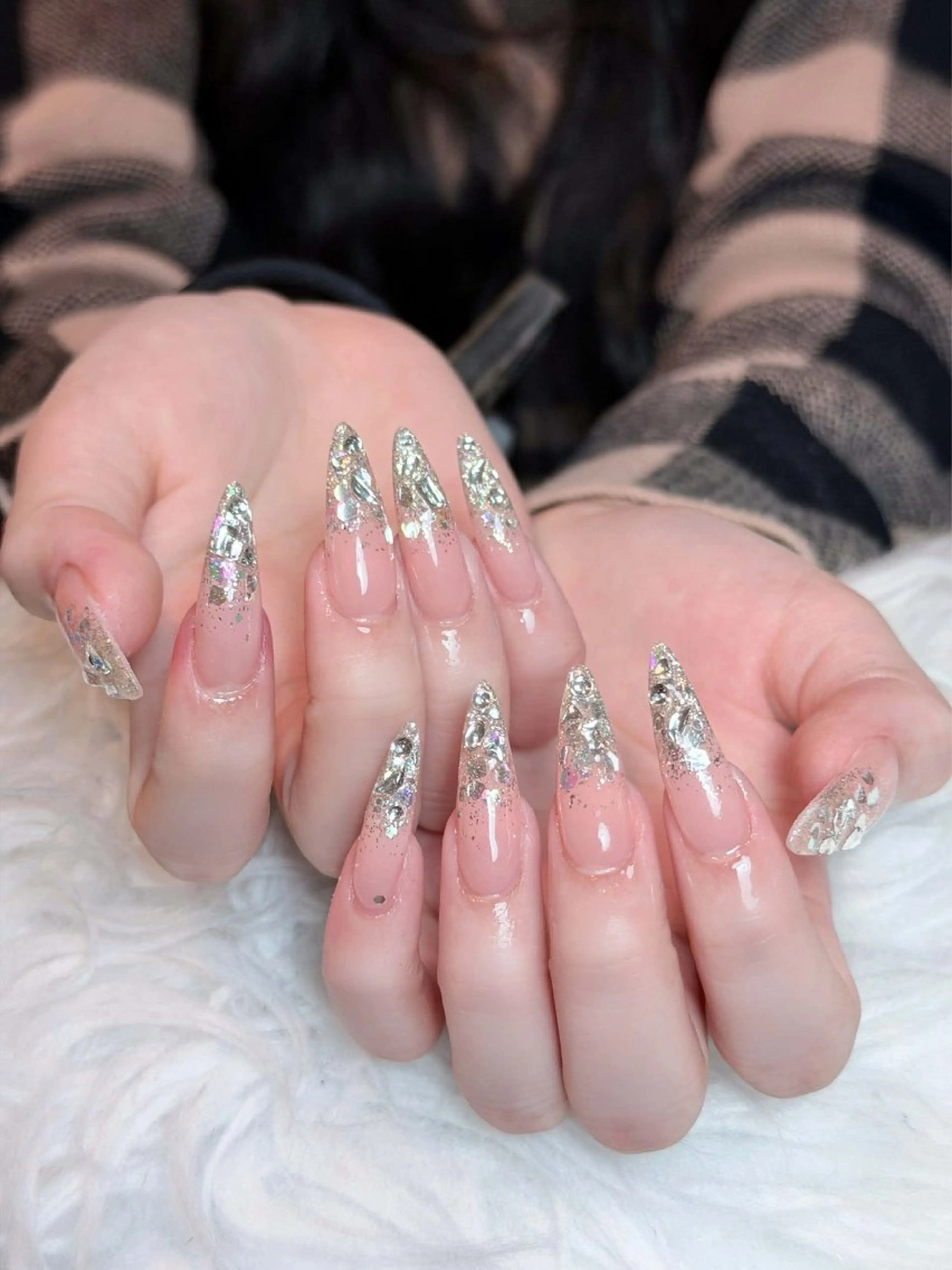 ネイル チークネイル ドット フレンチネイル グラデーション ハート ハンドネイル ハンドケア Eli Nails 新宿のネイルデザイン