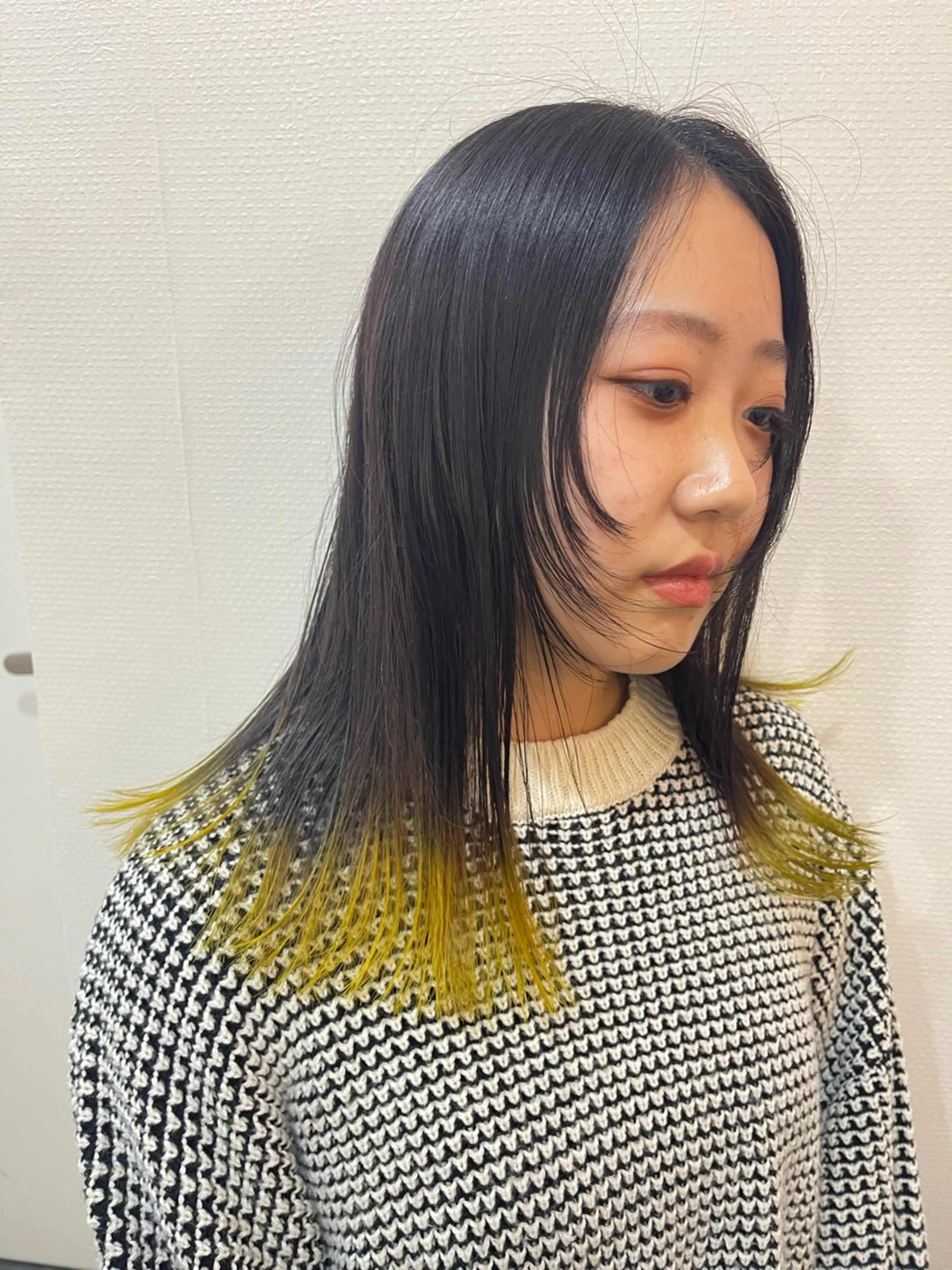 ロング カラー 顔まわりレイヤー 顔周りカット レイヤーカット ロング ウルフカット アトム/ウルフ パーマ/レイヤーのヘアスタイル