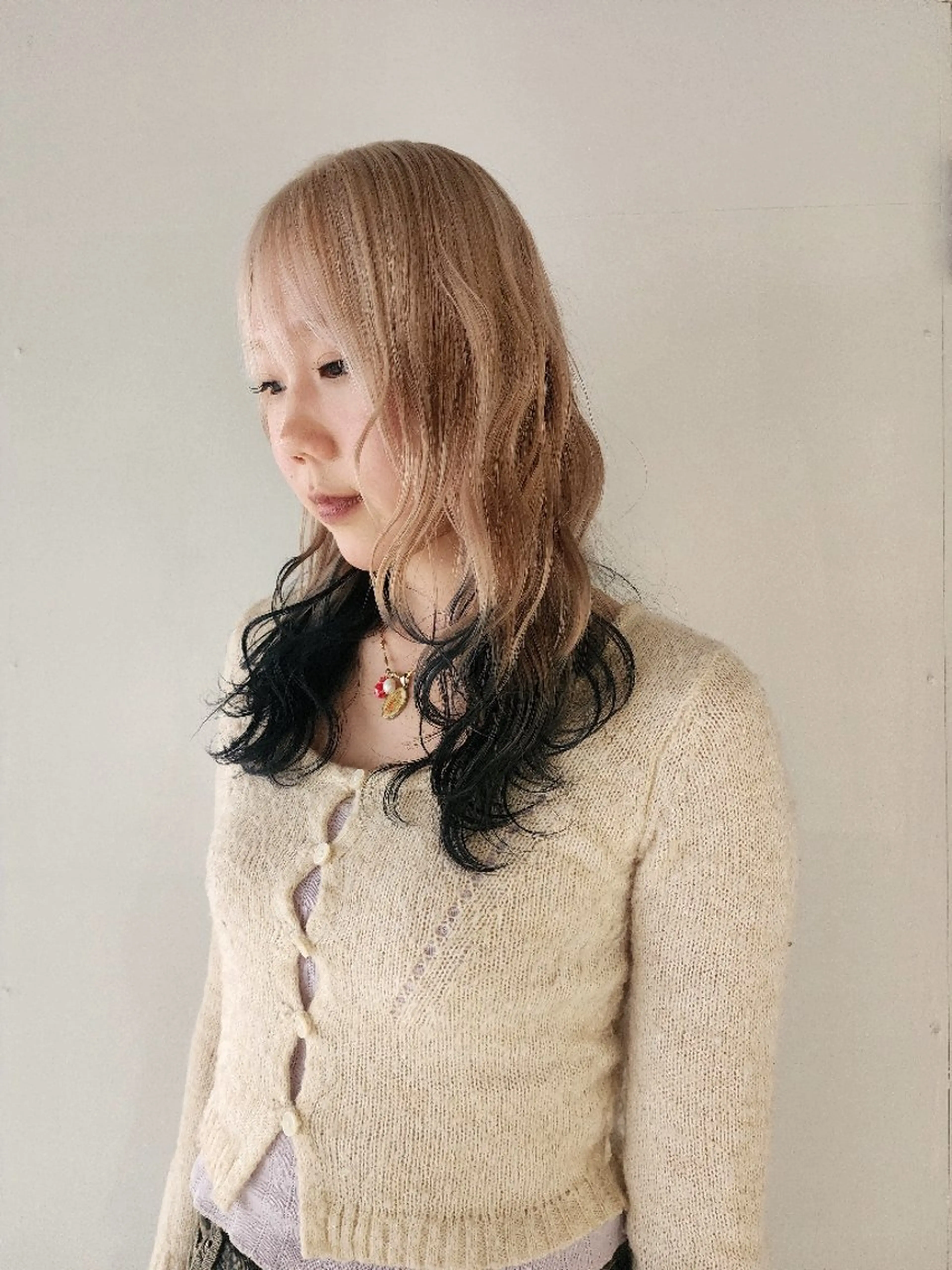 ロング ハイトーン/ブリーチ /デザインカラーのヘアスタイル