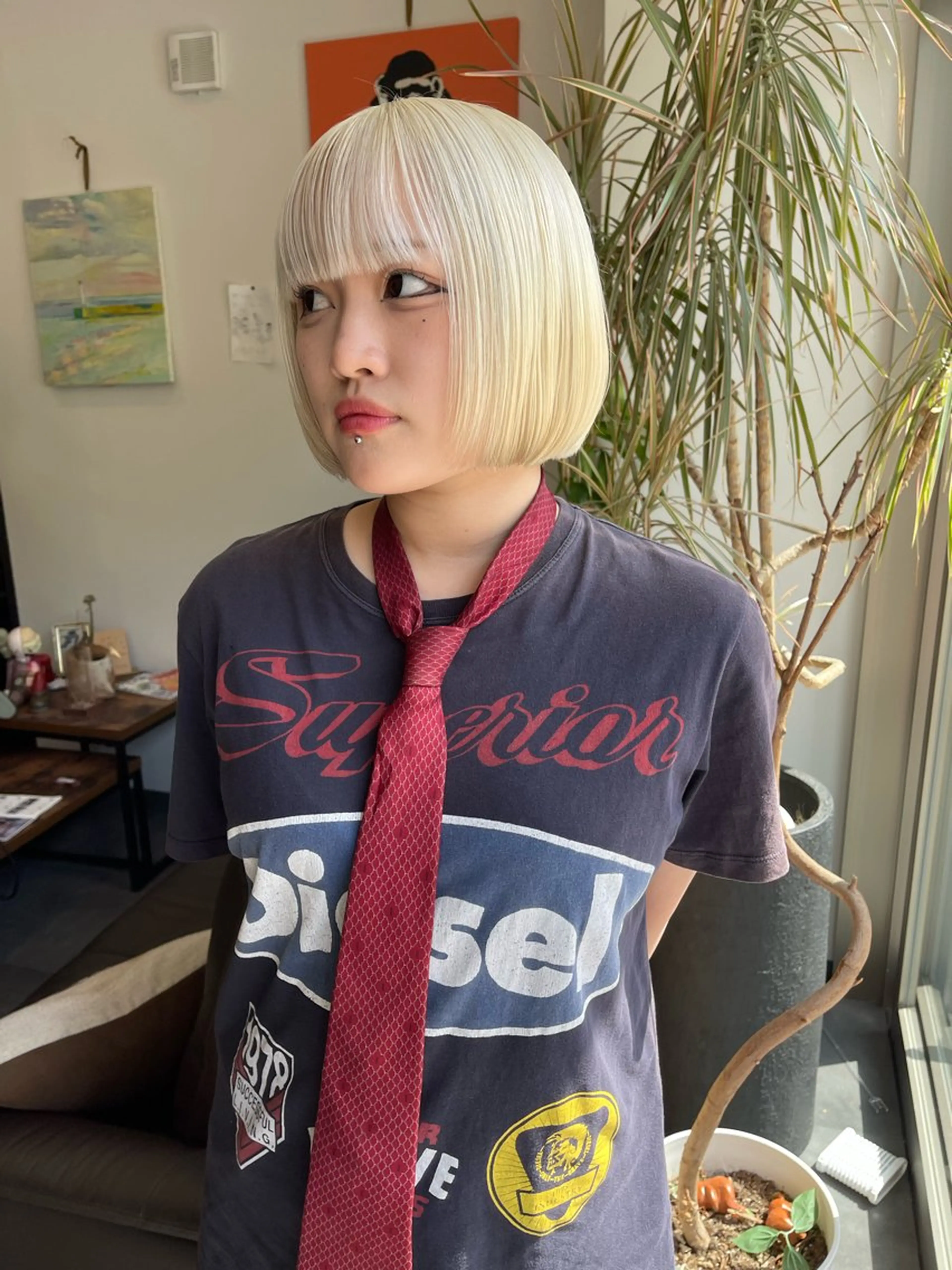 ミディアム カラー ブロンド ホワイトブロンド ボブ アトム/ウルフ パーマ/レイヤーのヘアスタイル