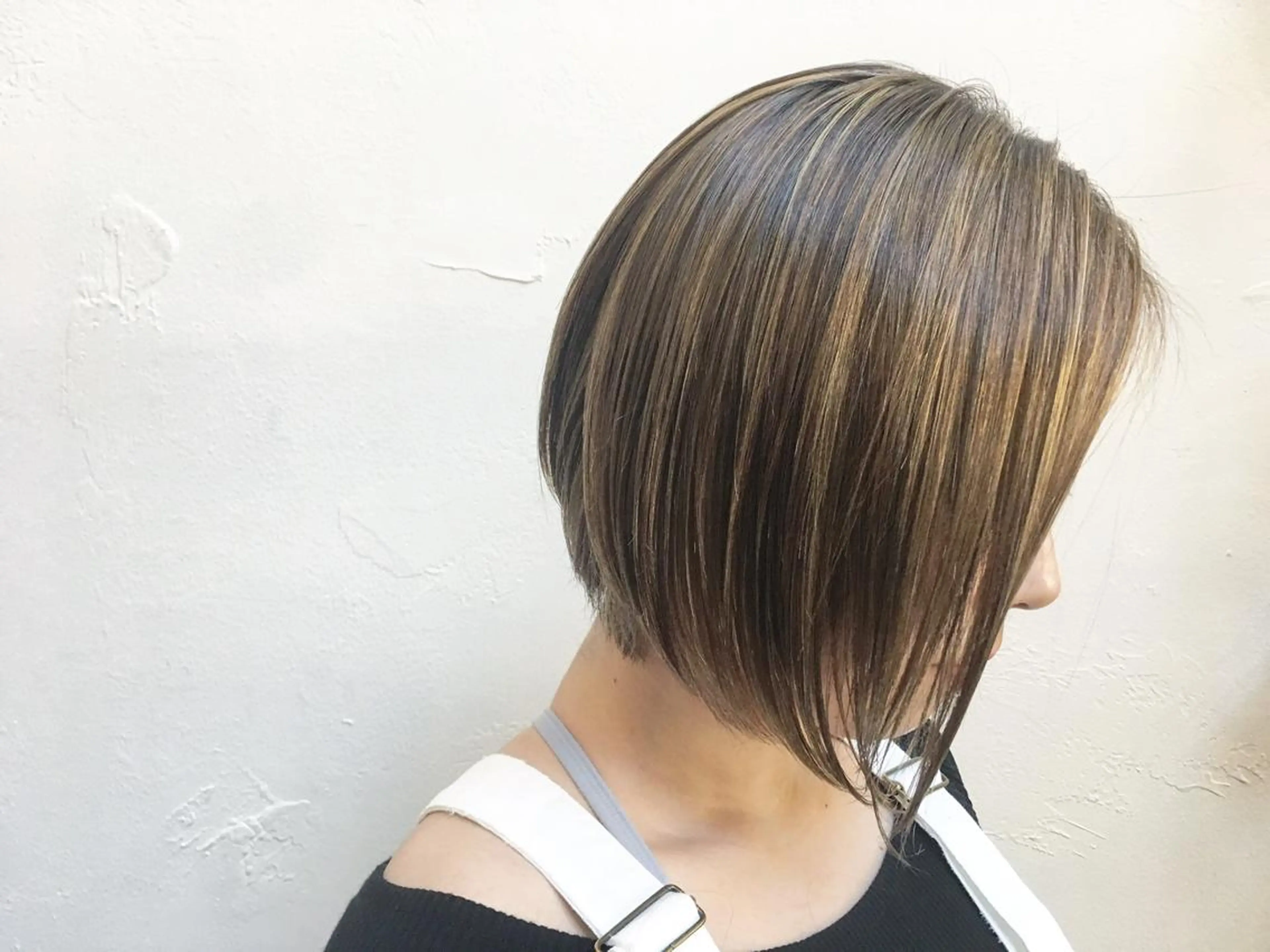 ショート カラー ハイライトカラー ハイトーンカラー ハイライト トリートメント luve heart's And Be  minamisemba所属・脇坂 佳世の眉毛・アイブロウイメージ