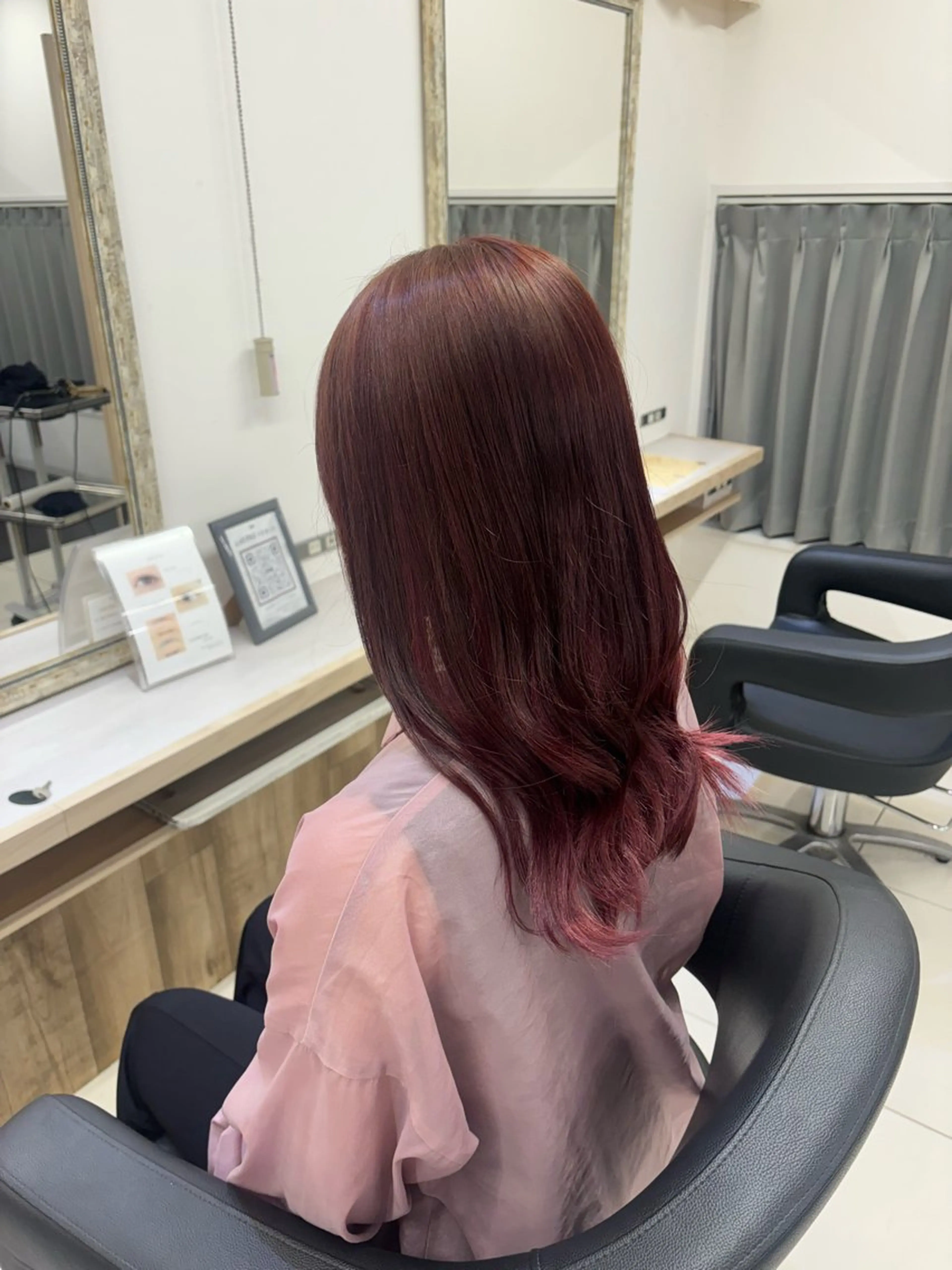 カラー 梶山 愛夢のヘアスタイル