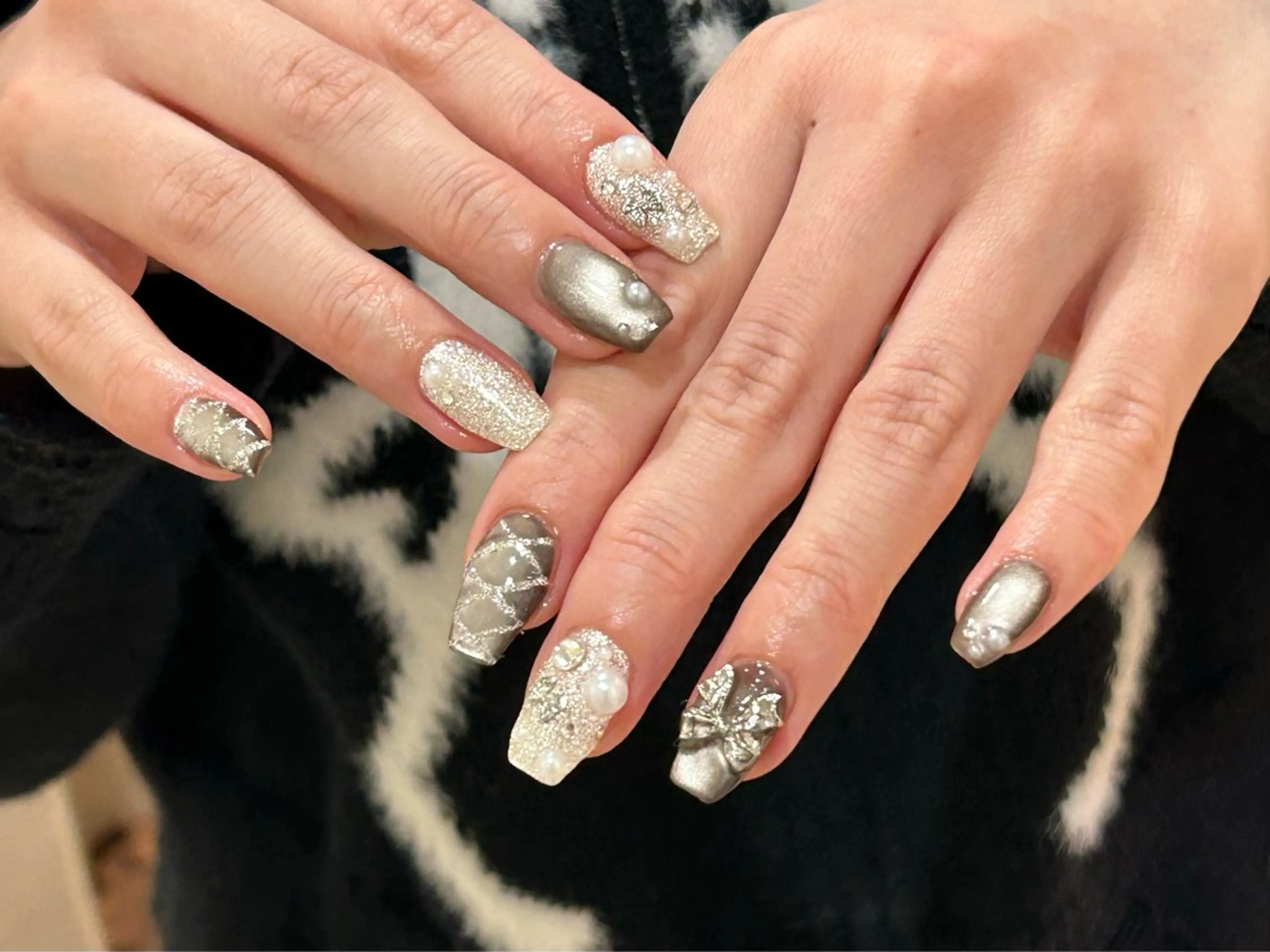 ネイル ブラウン キラキラネイル マグネットネイル リボン ハンドネイル Bianca栄店 はるなのネイルデザイン