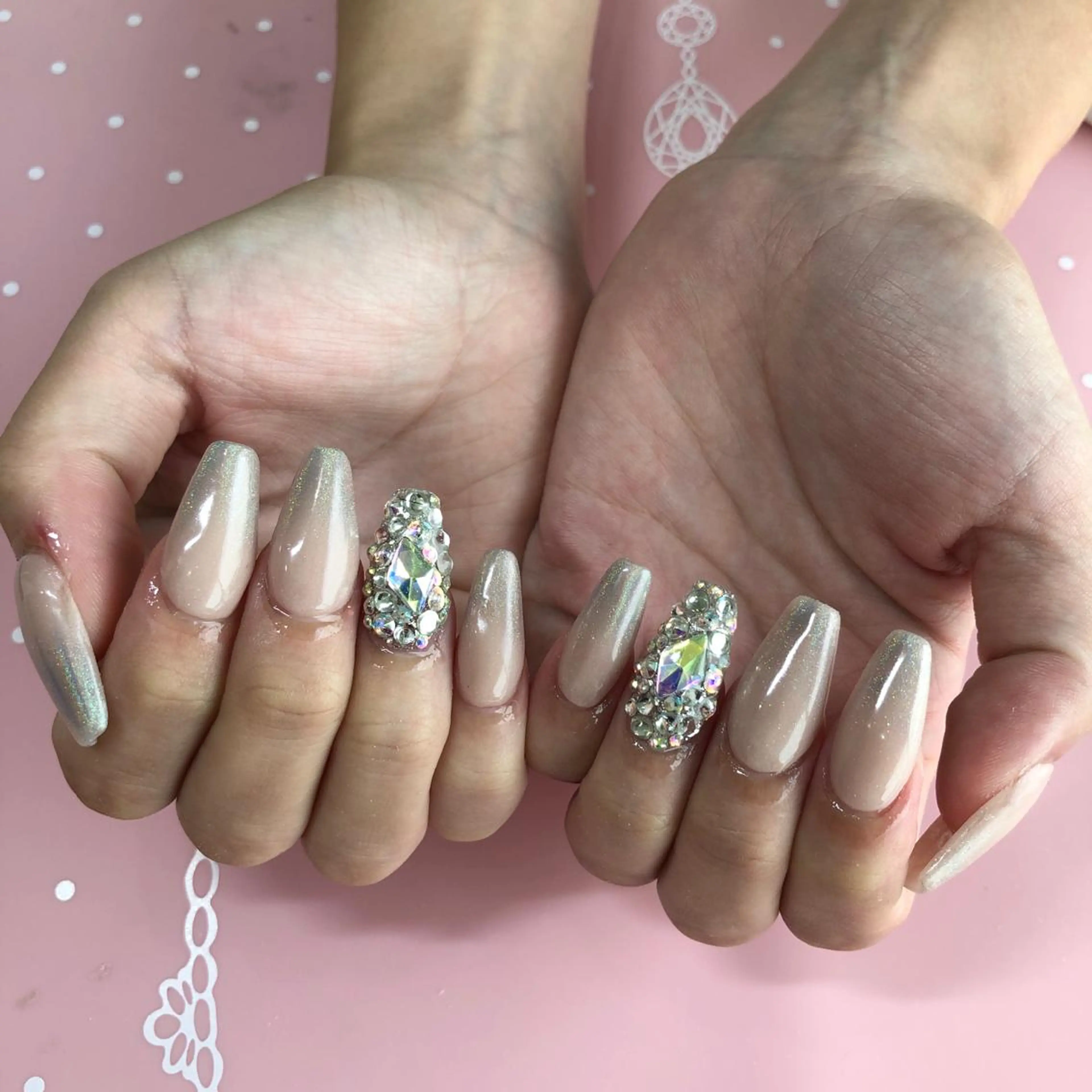ミディアム ネイル ハンドネイル 《LB》ラブリエ Nail&eyeのマツエク・マツパデザイン
