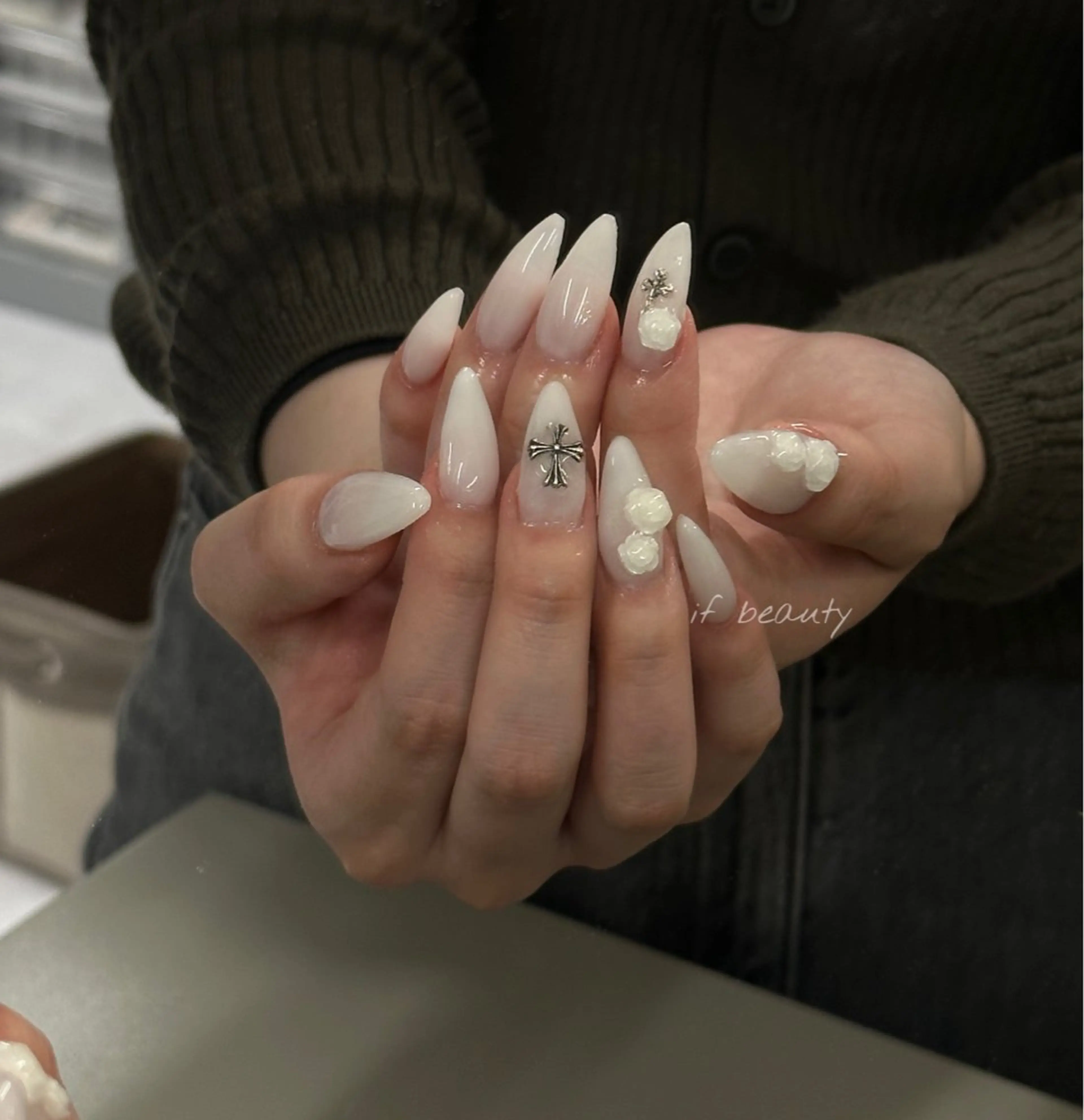 ネイル アートネイル ジェルネイル グラデーション パラジェル ワンホンネイル ハンドネイル if Hair＆Nail Salon所属・IKA /海外ネイル /個性派/ワンホンのネイルデザイン