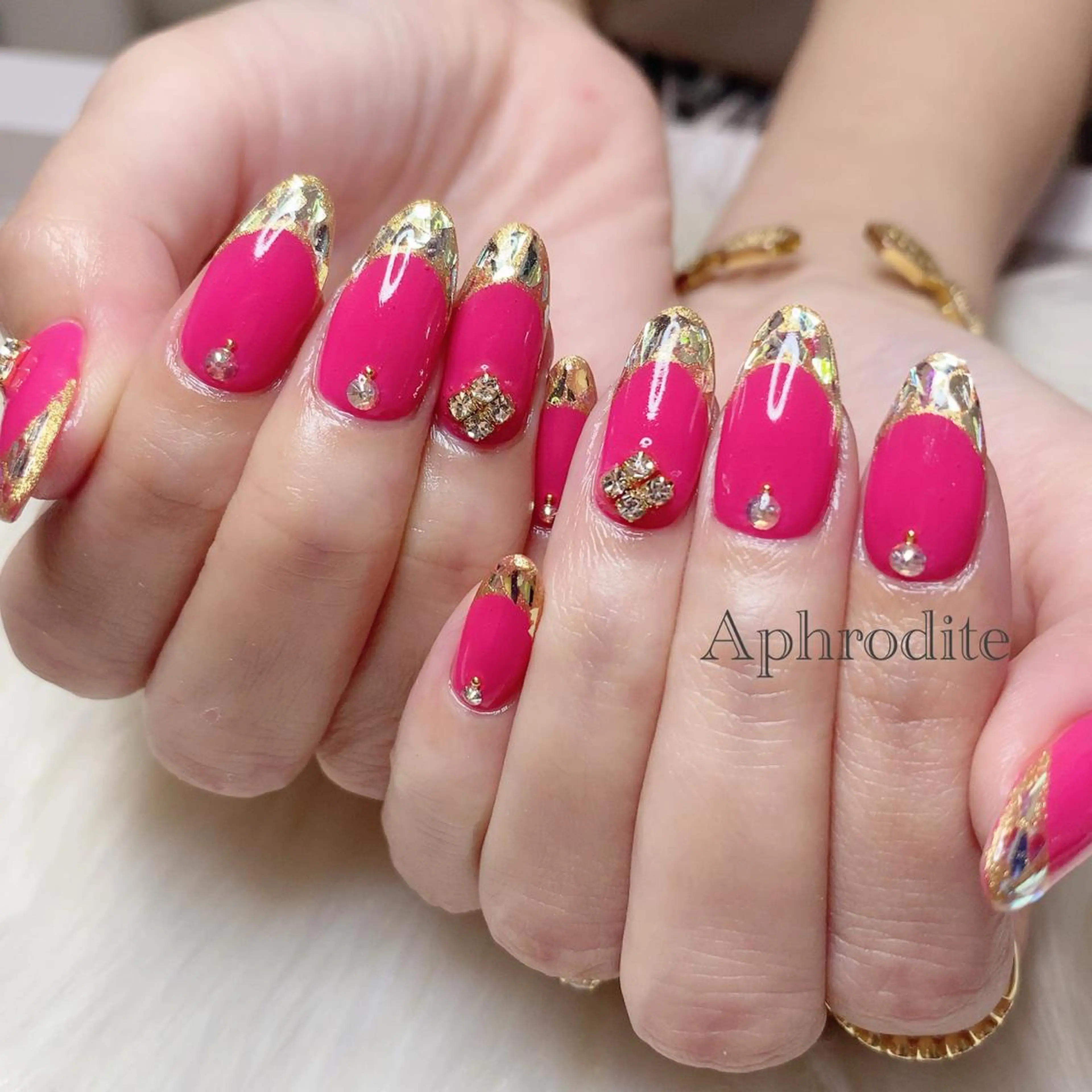 ネイル Aphrodite パラジェル認定サロンのネイルデザイン