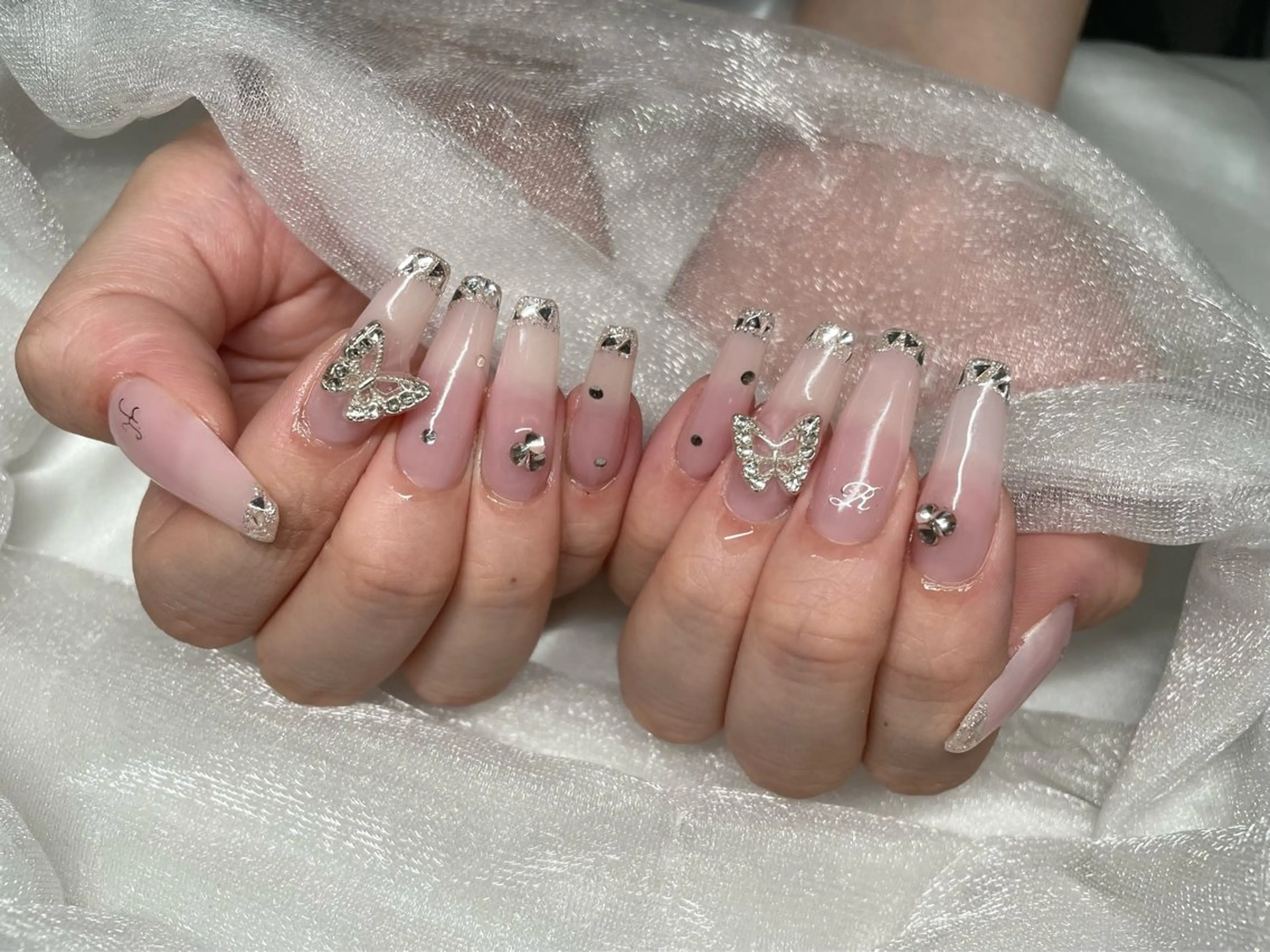 ネイル ハンドネイル Roi〈ロワ〉 Minakoのネイルデザイン