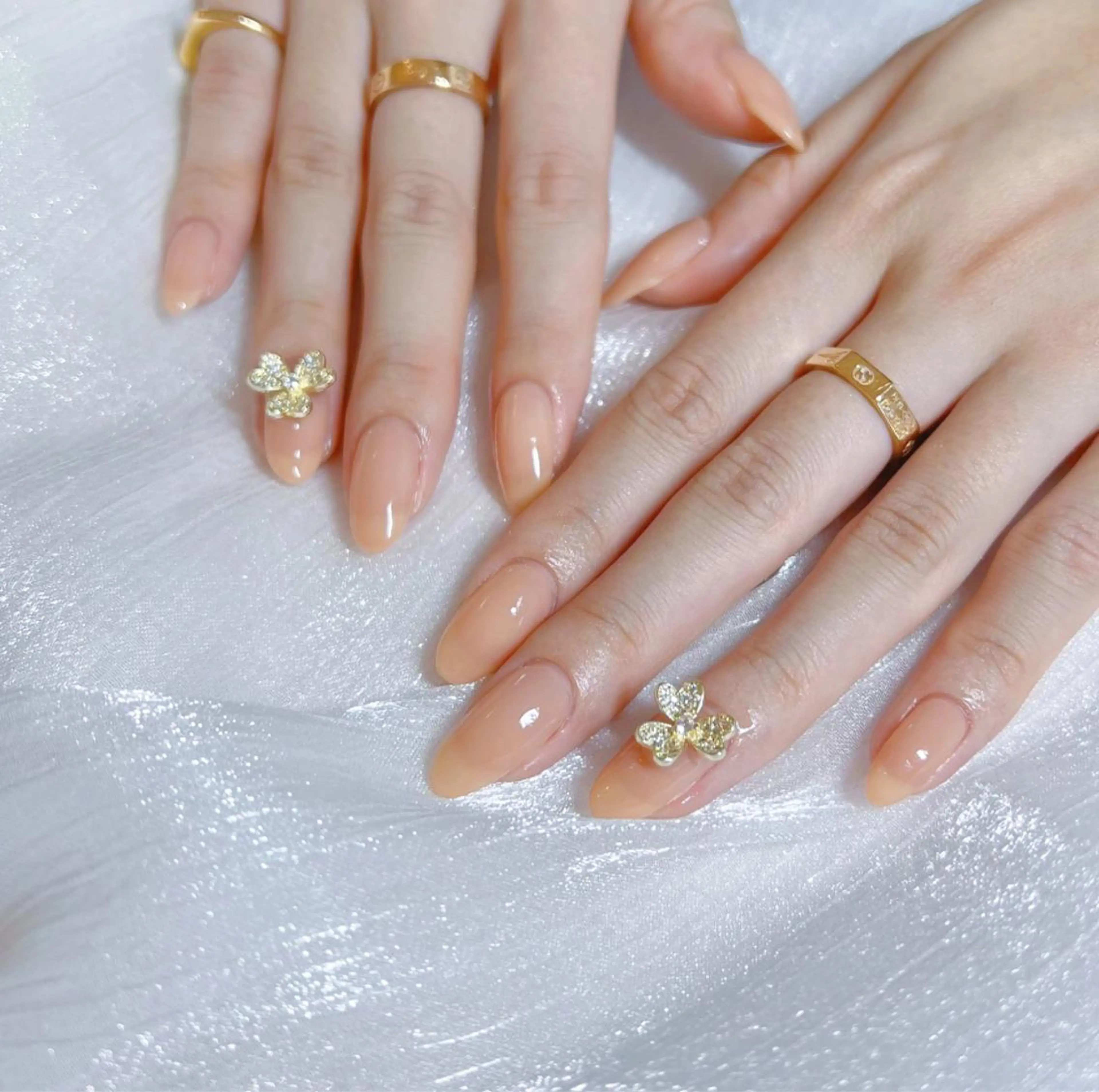 ネイル オーロラネイル フットネイル フレンチネイル ジェルネイル 韓国ネイル ハンドネイル ハンドケア 【ENサロン】 Rei🎀Nailのネイルデザイン