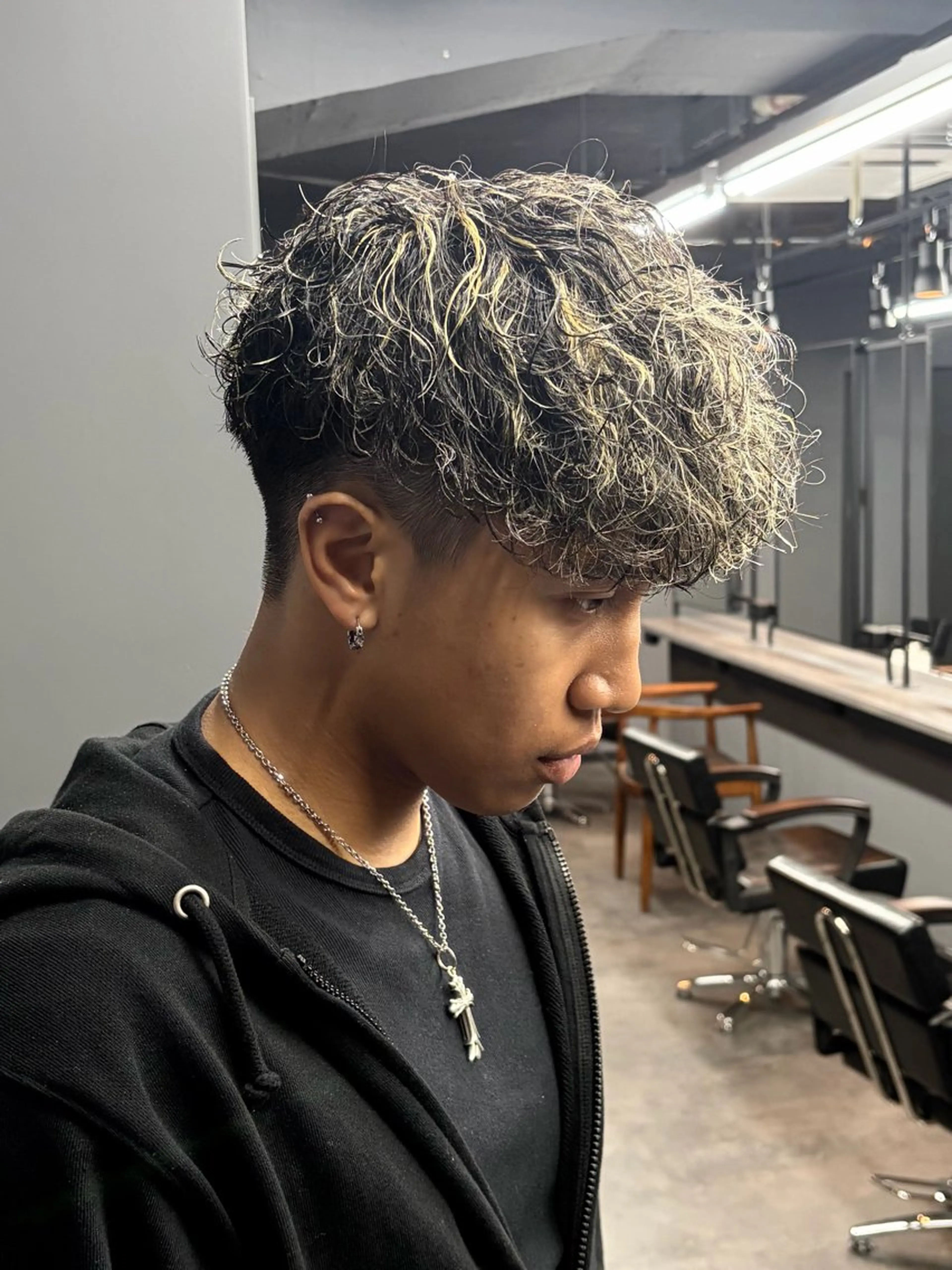 カラー パーマ ハイライトカラー カット 柏メンズカットパーマ NO.1タイチのヘアスタイル