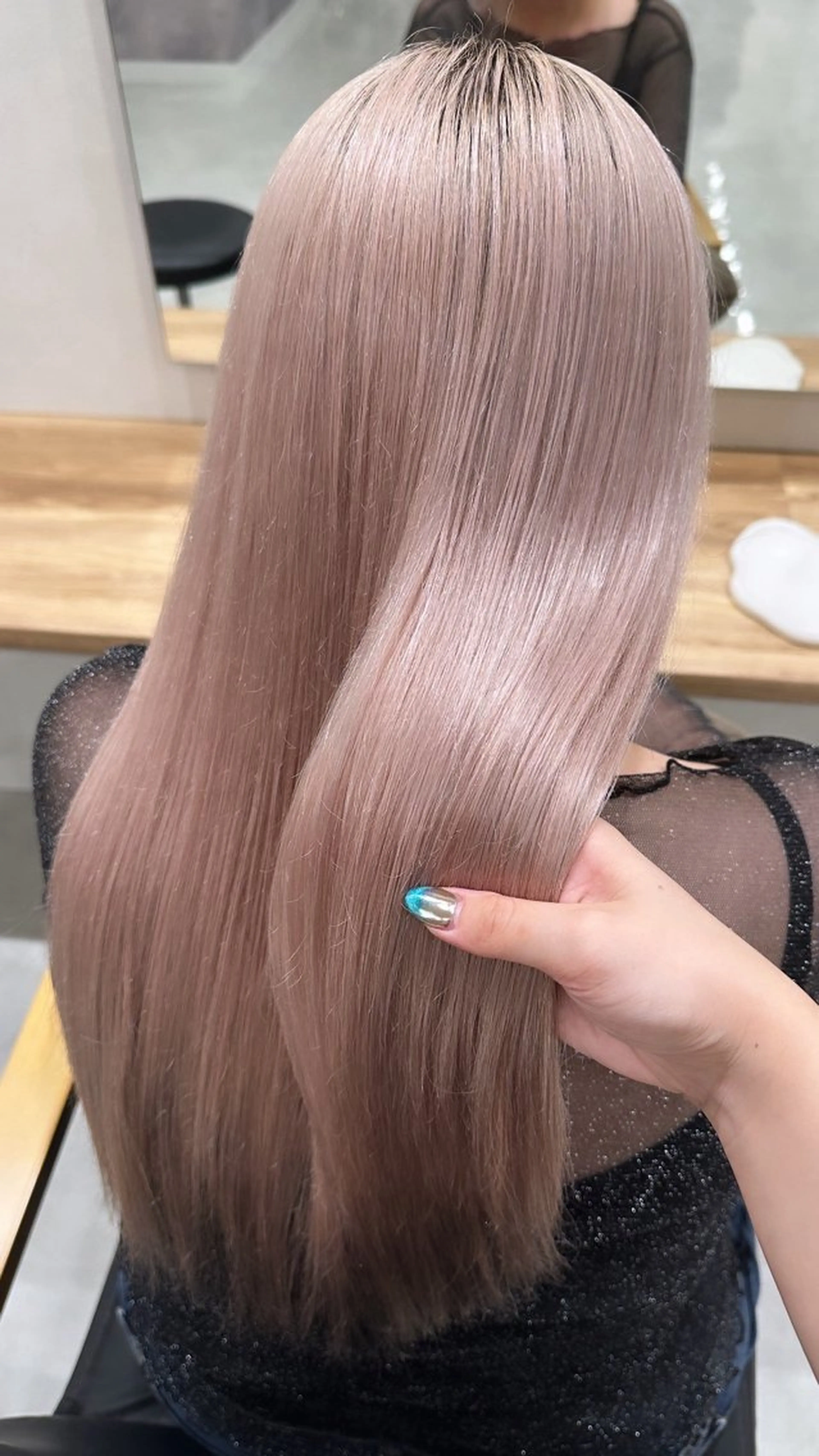 ロング カラー ブリーチ ピンクカラー 🫧ケアブリーチ🫧 ✨艶カラーのヘアスタイル