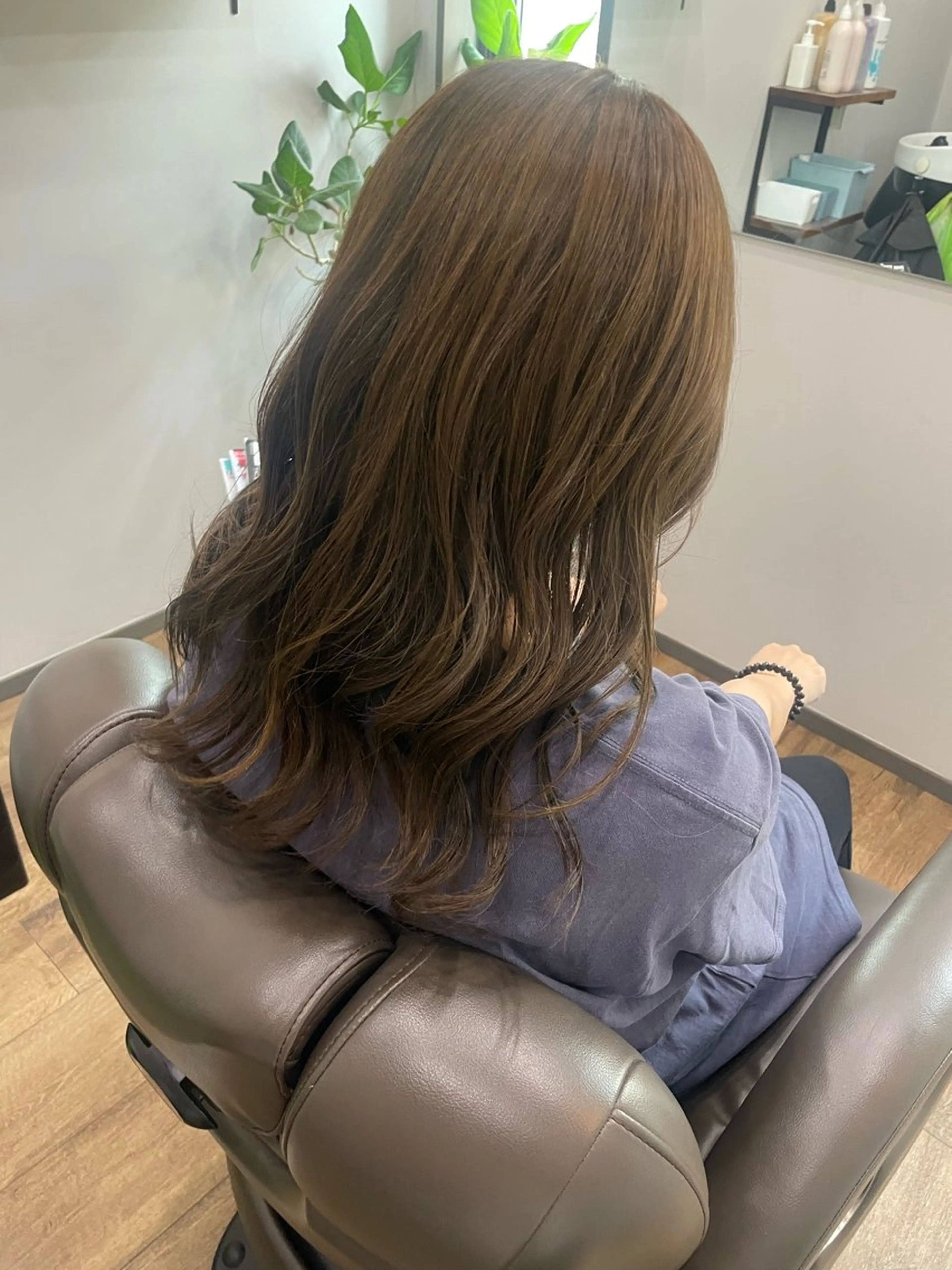 カラー ベージュカラー オリーブベージュ ヘアカラー come所属・矢作 望乃香のヘアスタイル